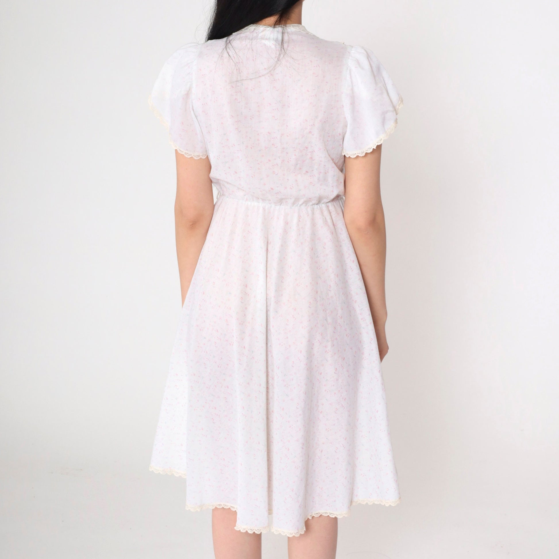 70s Calico Floral Prairie Dress White Lace Trim Puff Sleeve Small