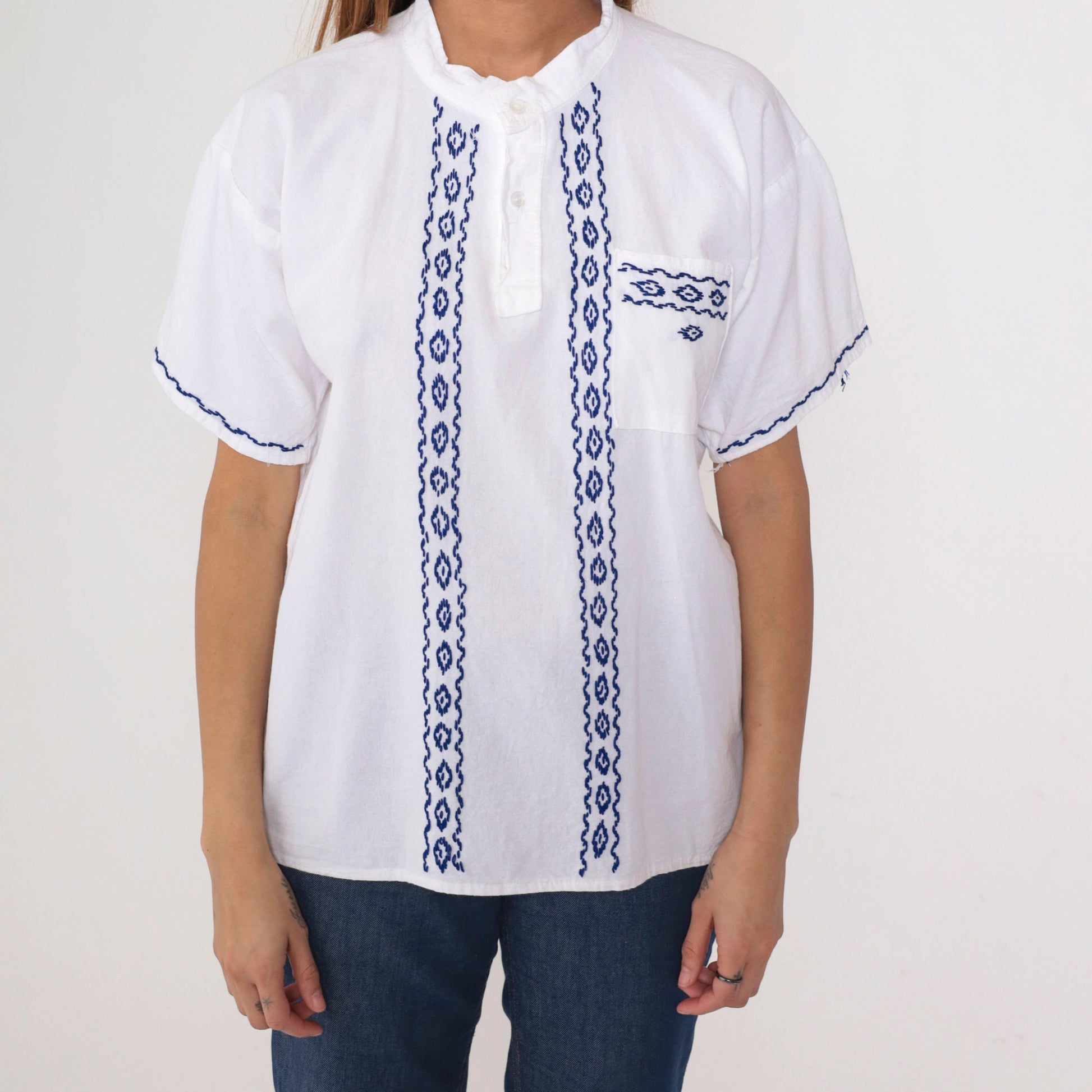 90s White Tunic Top Geometric Embroidery Button-Up Blouse Medium