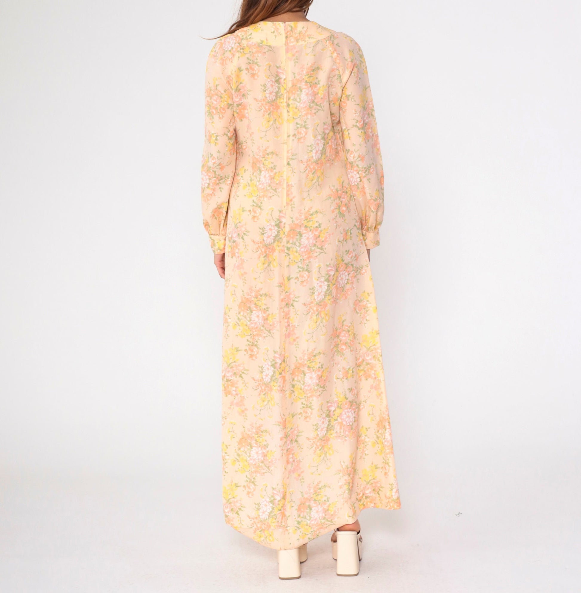 70s Peach Floral Maxi Dress Keyhole Neck Long Sleeve Medium