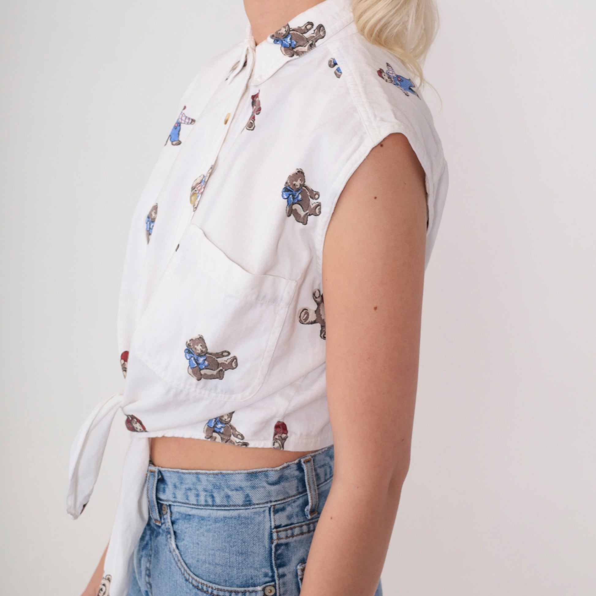 90s Teddy Bear Crop Top Sleeveless Button Down Blouse White Cotton Small