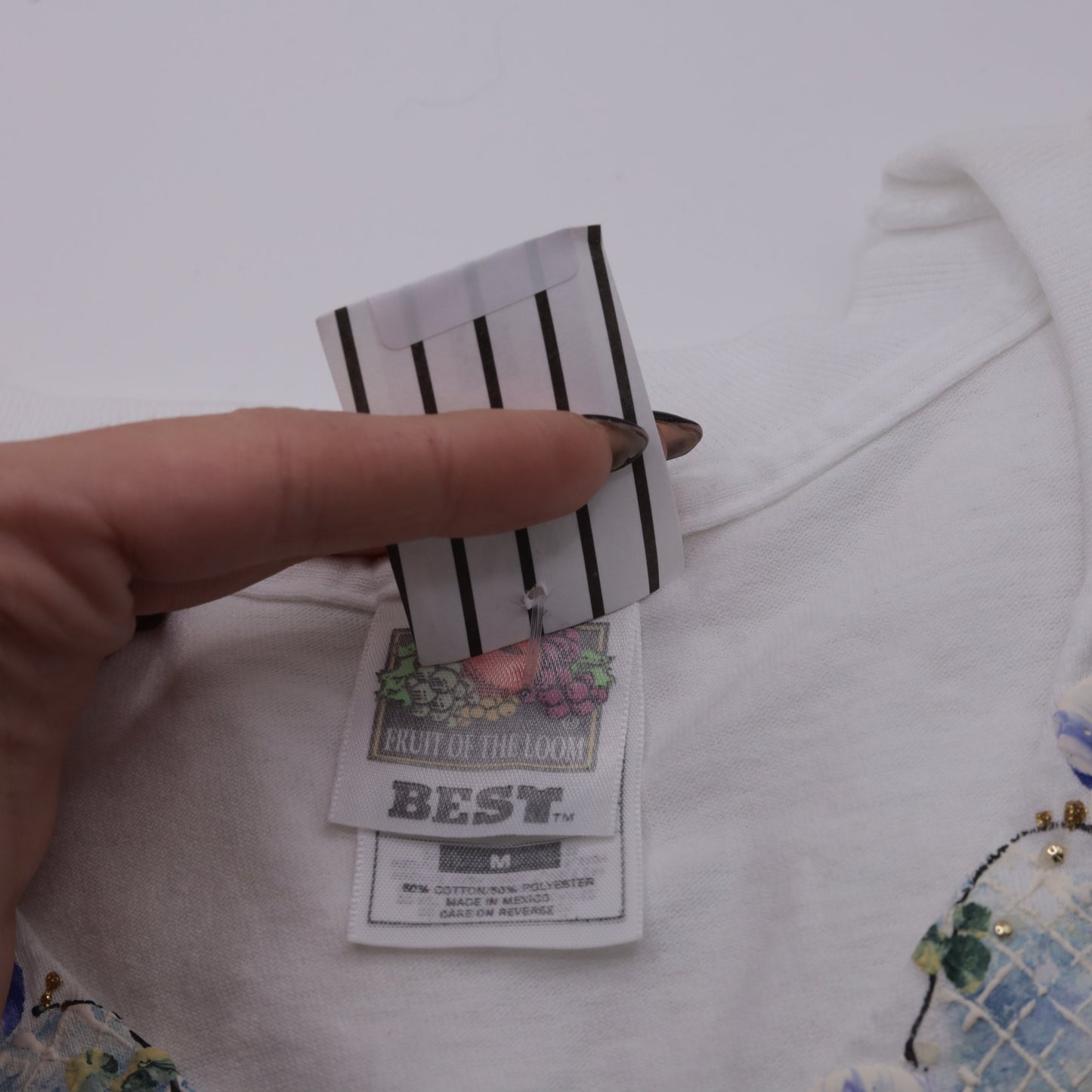 90s Floral Graphic T-Shirt White Metallic Gold Studs Single Stitch Small