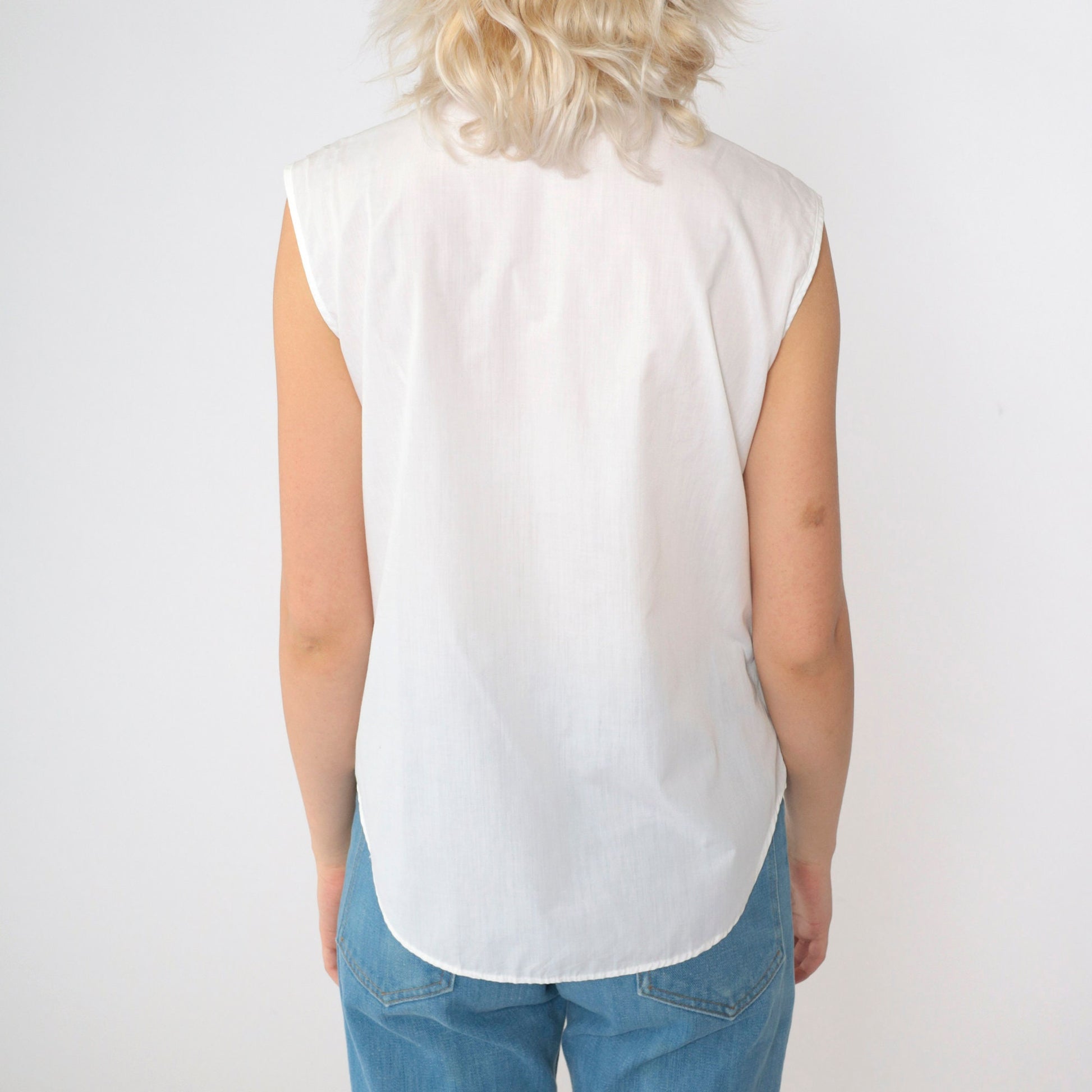 70s White Band Collar Sleeveless Button-Up Blouse Small
