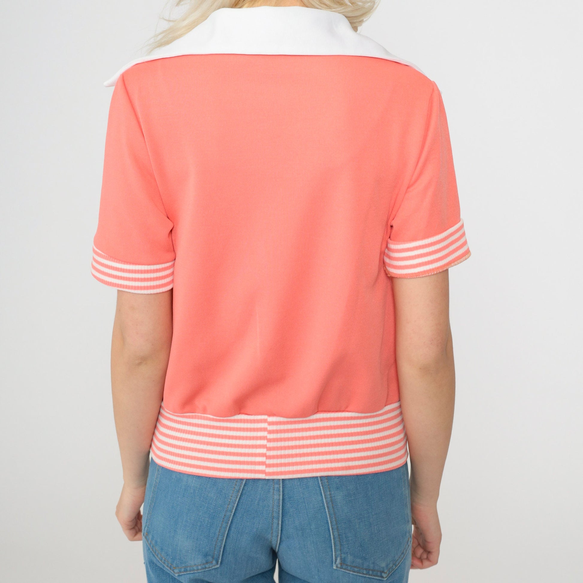 70s Coral Pink V-Neck Blouse White Collar Short Sleeve Small