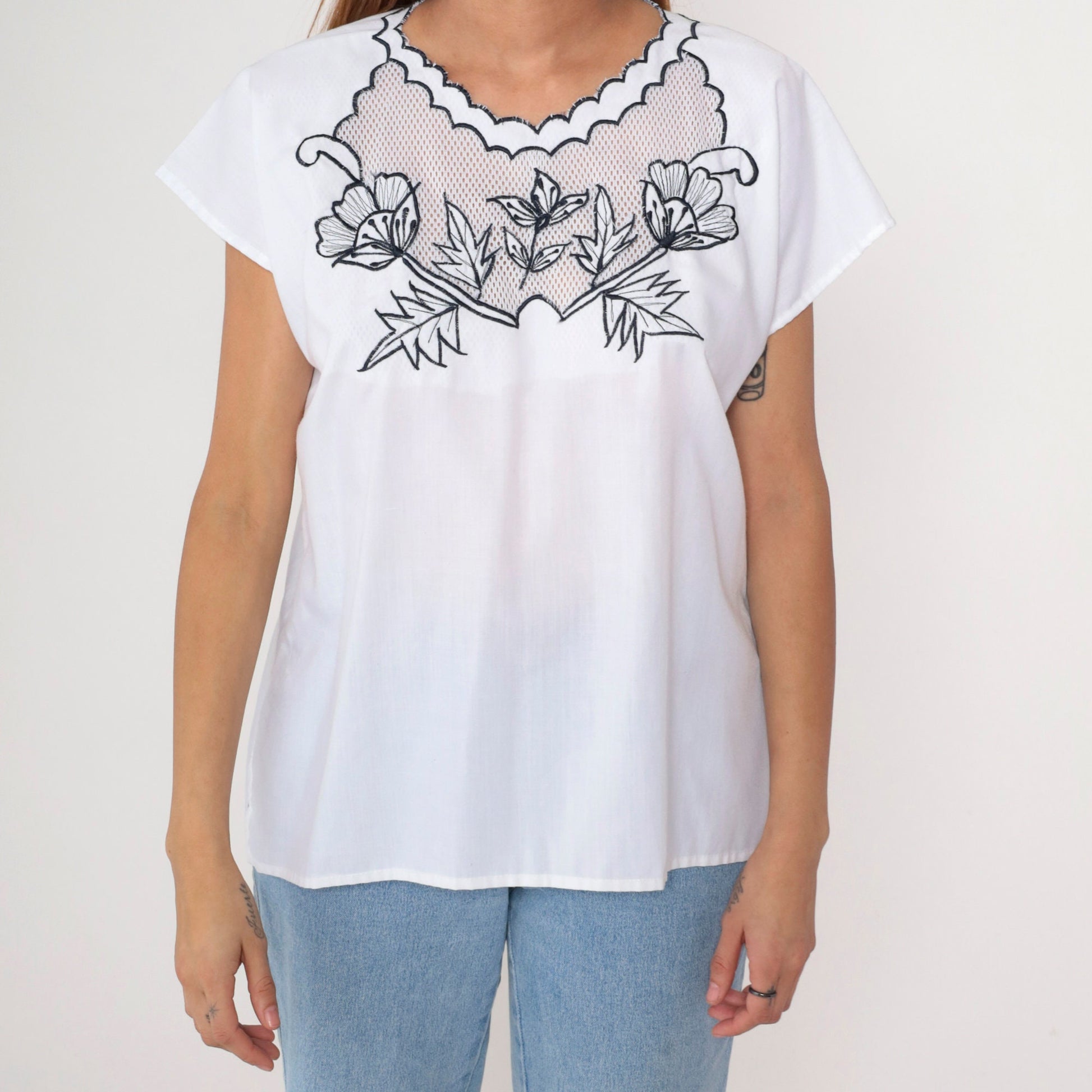 Y2K Black Floral Embroidered White Blouse Mesh Neckline Short Sleeve Large L