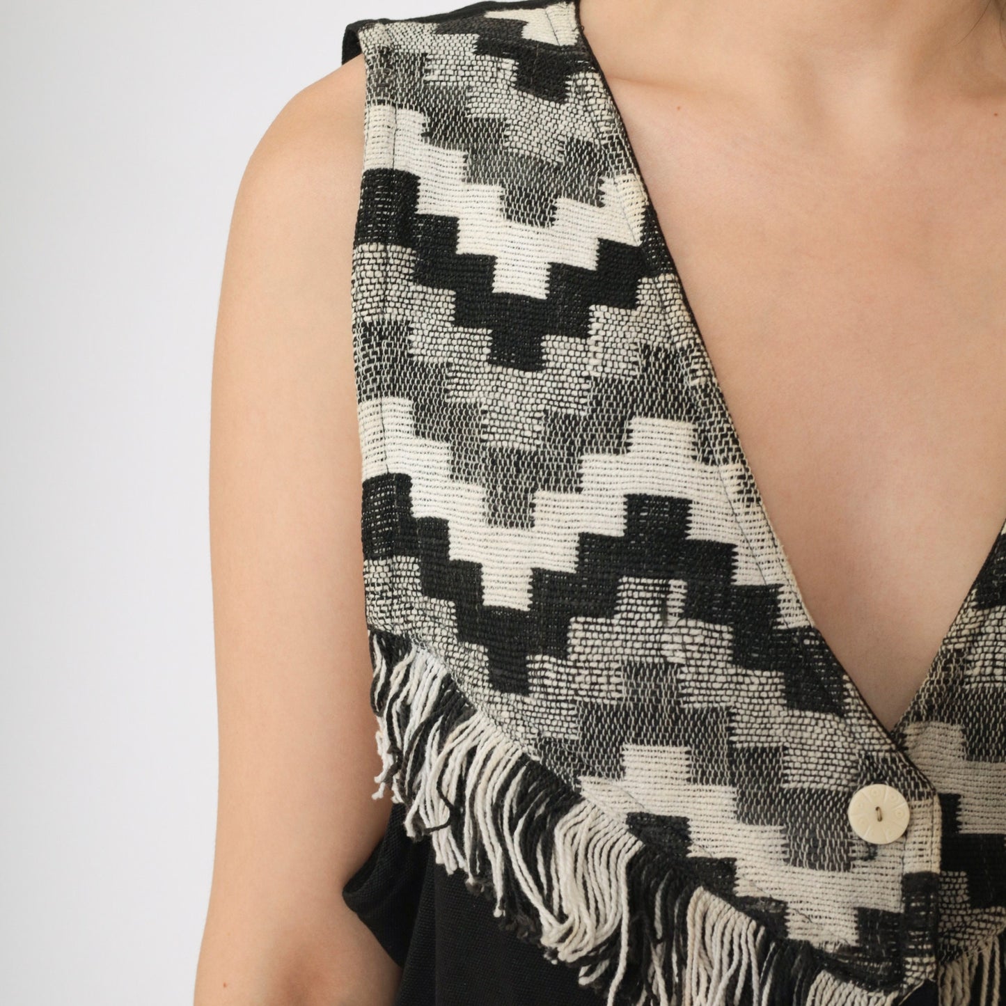 90s Southwestern Tapestry Vest Fringe Trim Black White Geometric Button Up Medium