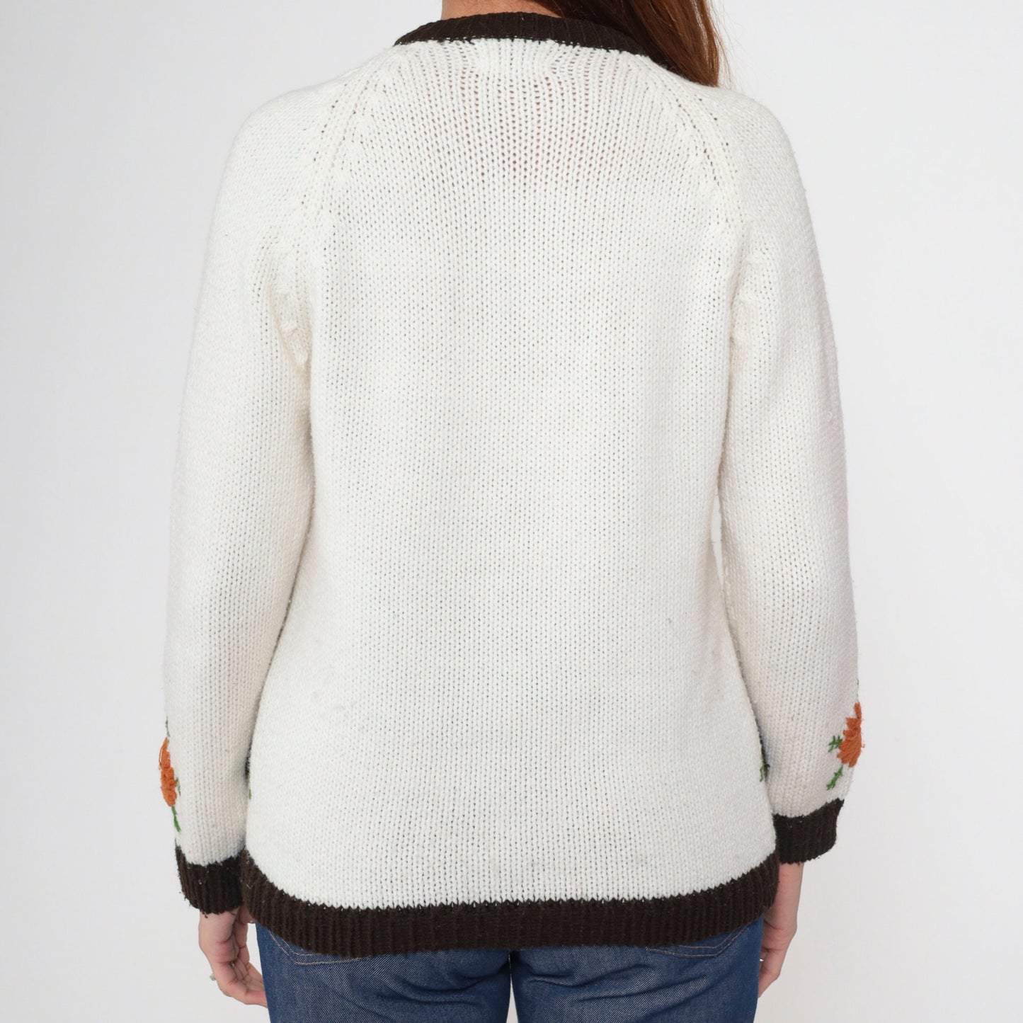 70s Floral Embroidered Cardigan White Acrylic Knit Raglan Sleeve Medium