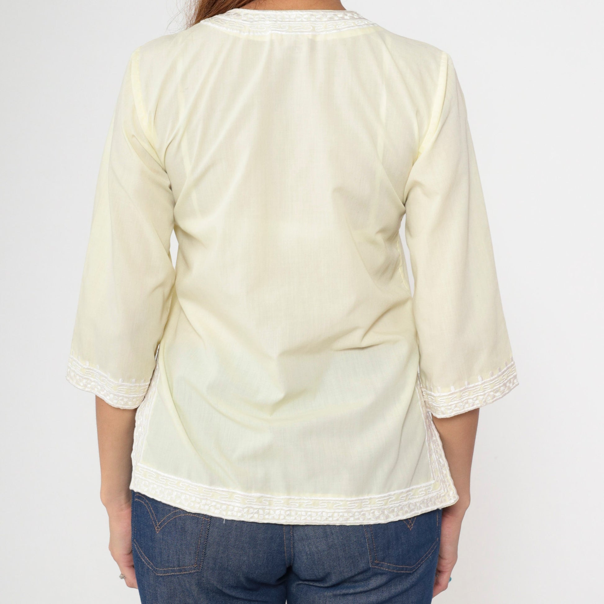 90s Yellow Floral Embroidered Button-Up Blouse 3/4 Sleeve Medium