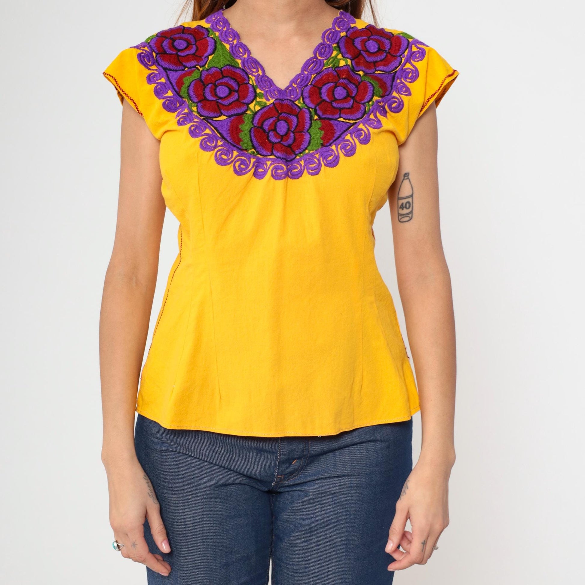 90s Mexican Embroidered Floral Blouse Yellow Short Sleeve V Neck Medium
