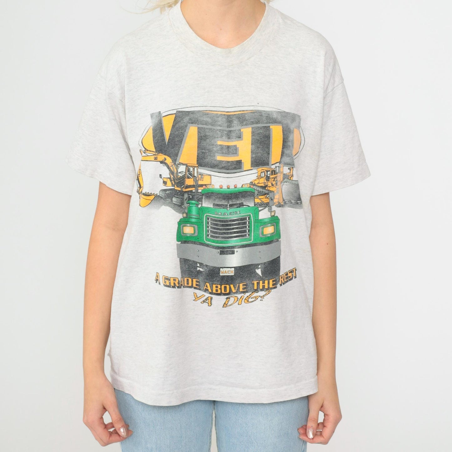 90s Veit Construction Mack Truck Graphic T-Shirt Medium