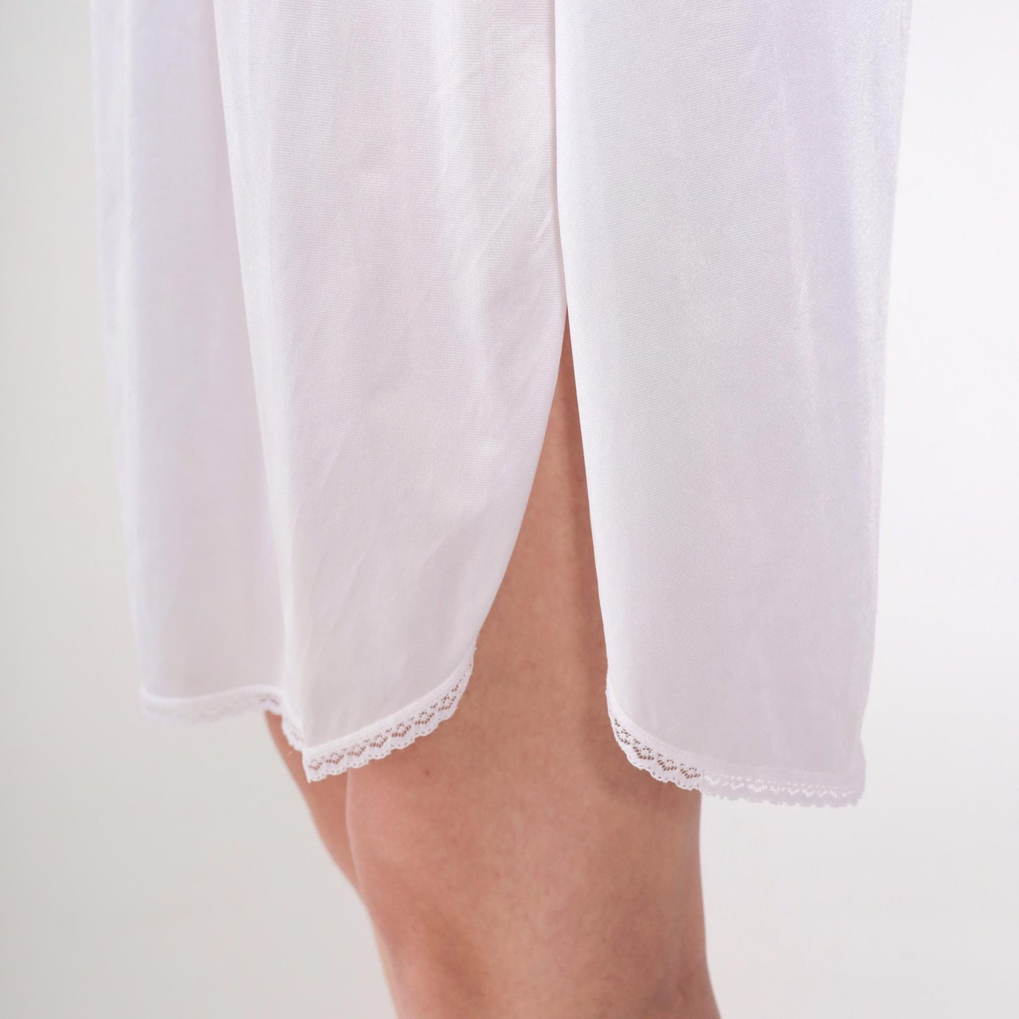 80s Vanity Fair White Nylon Slip Skirt Mini Lace Trim Medium