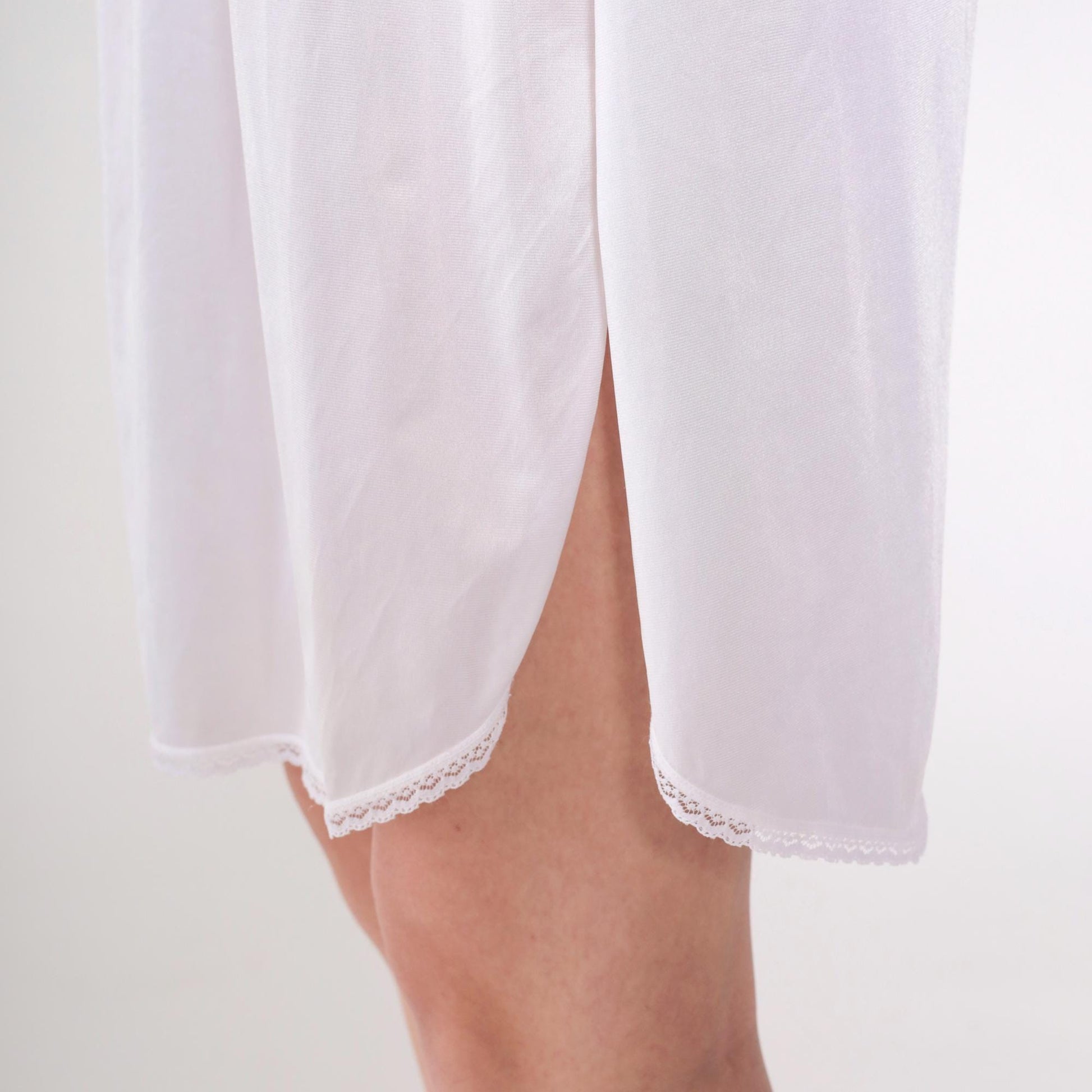 80s Vanity Fair White Nylon Slip Skirt Mini Lace Trim Medium