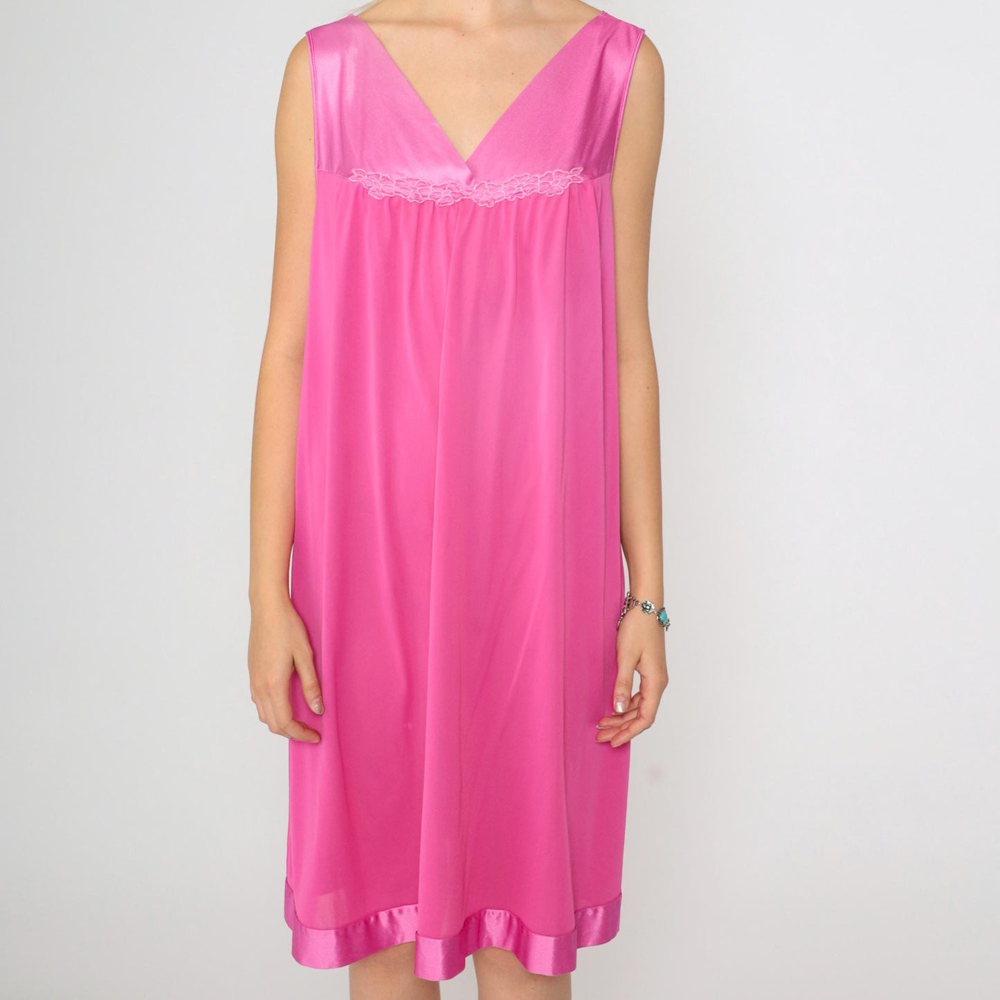 80s Hot Pink Floral Embroidered Nightgown Knee-Length Shift V-Neck Large L