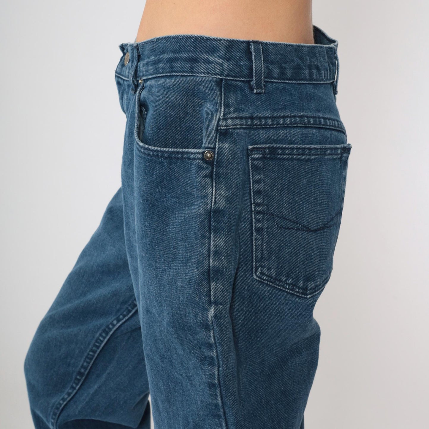 90s Chic Dark Wash High-Waisted Mom Jeans Tapered Medium