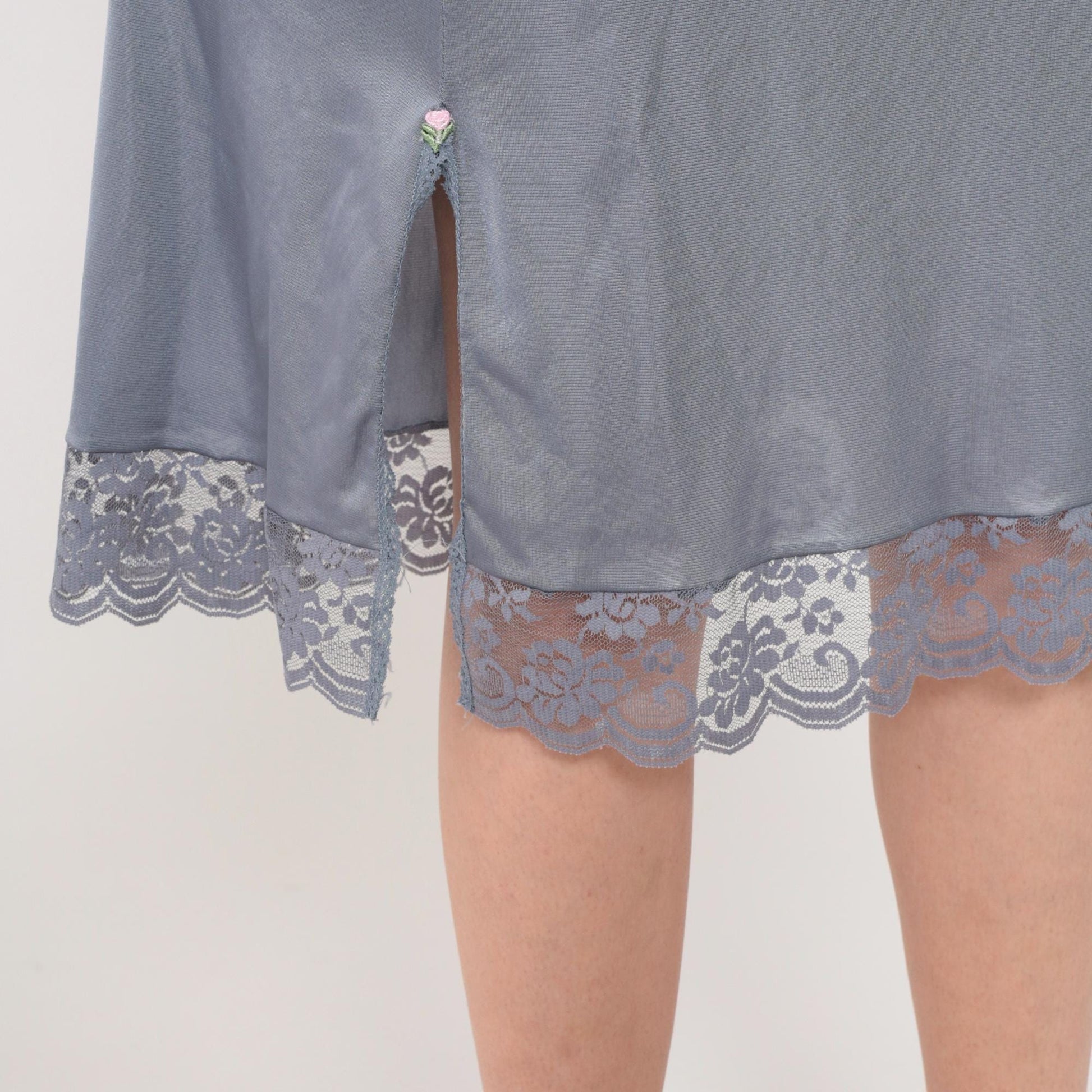 80s Grey Nylon Slip Skirt Lace Trim Rosette Side Slit Medium