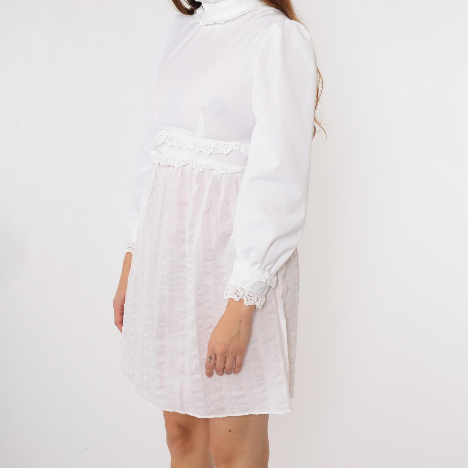 70s White Eyelet Lace Babydoll Dress Empire Waist Puff Sleeve Mini Small