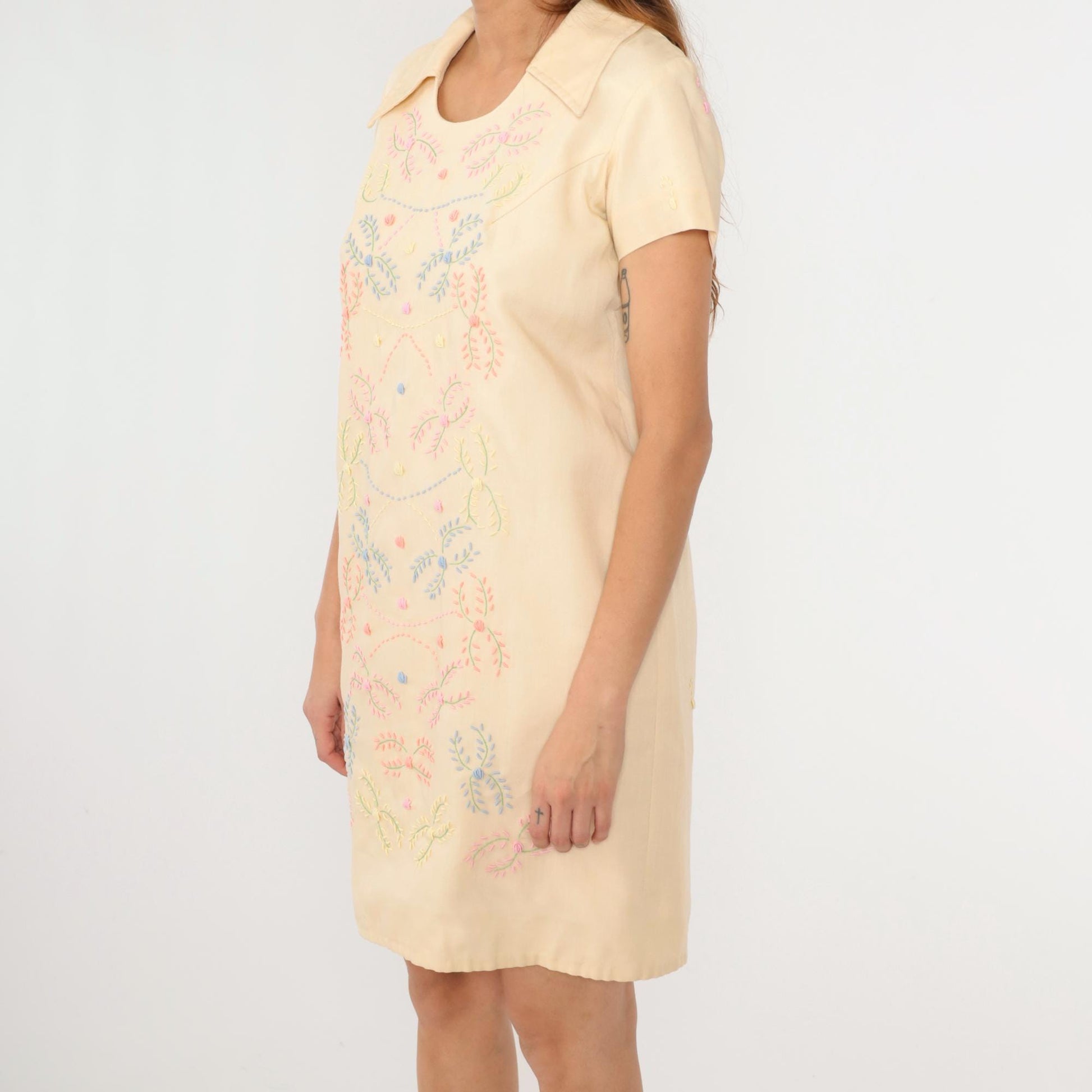 60s Embroidered Floral Shift Dress Cream Pointed Collar Mini Small S