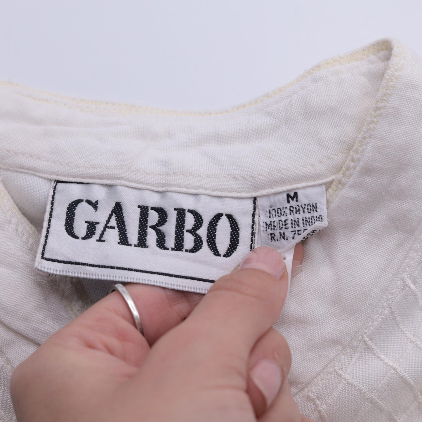 90s Garbo Floral Embroidered White Rayon Blouse Mandarin Collar Medium