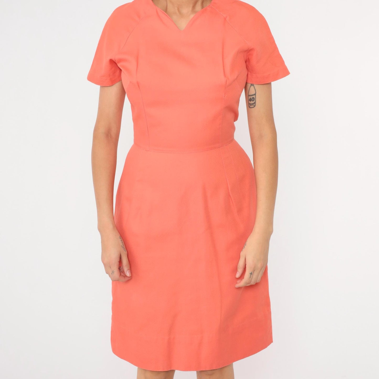 1960s Coral Pencil Dress V Neck High Waist Short Sleeve Small