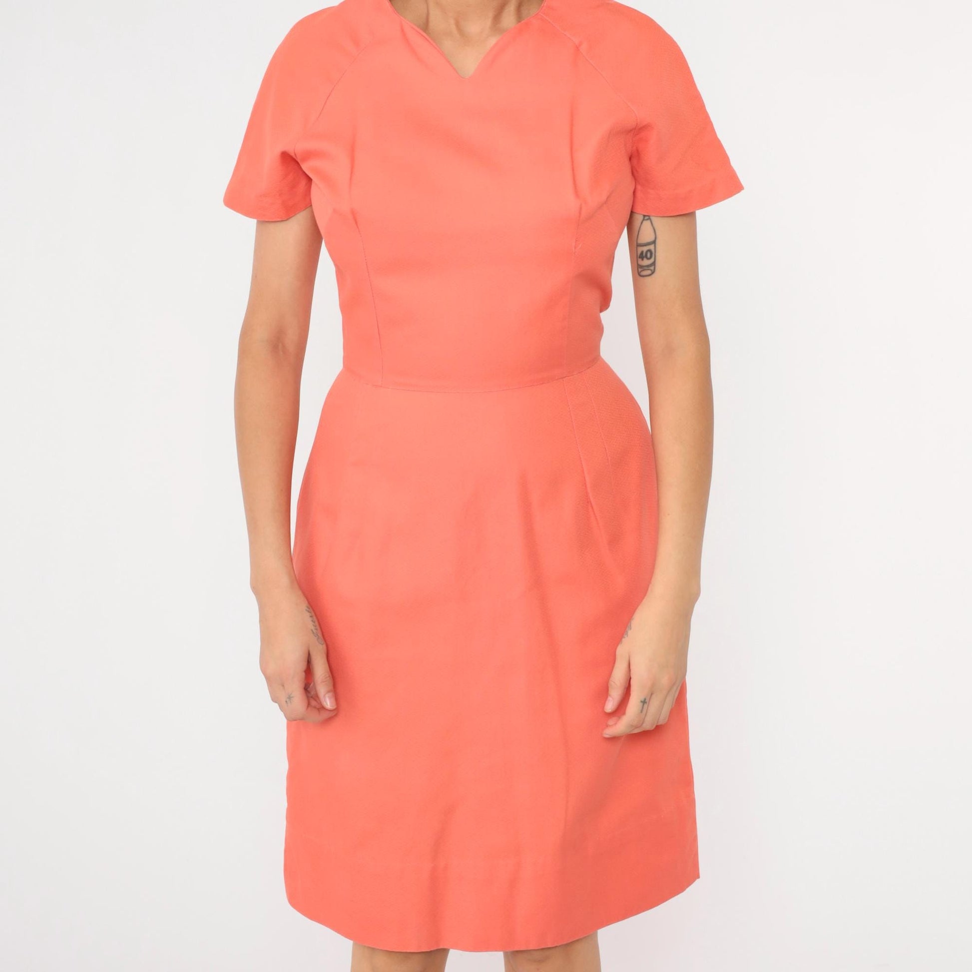 1960s Coral Pencil Dress V Neck High Waist Short Sleeve Small