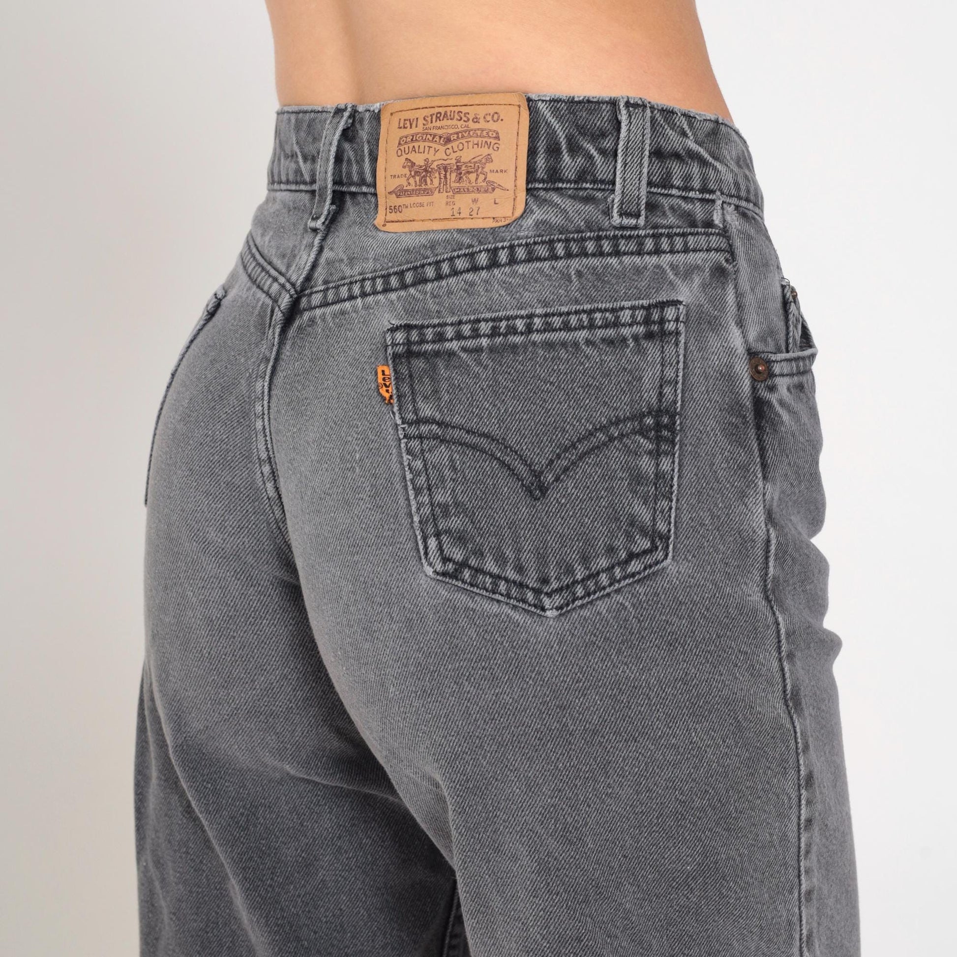 90s Levi's 560 High-Waist Denim Shorts Faded Black Bermuda Small