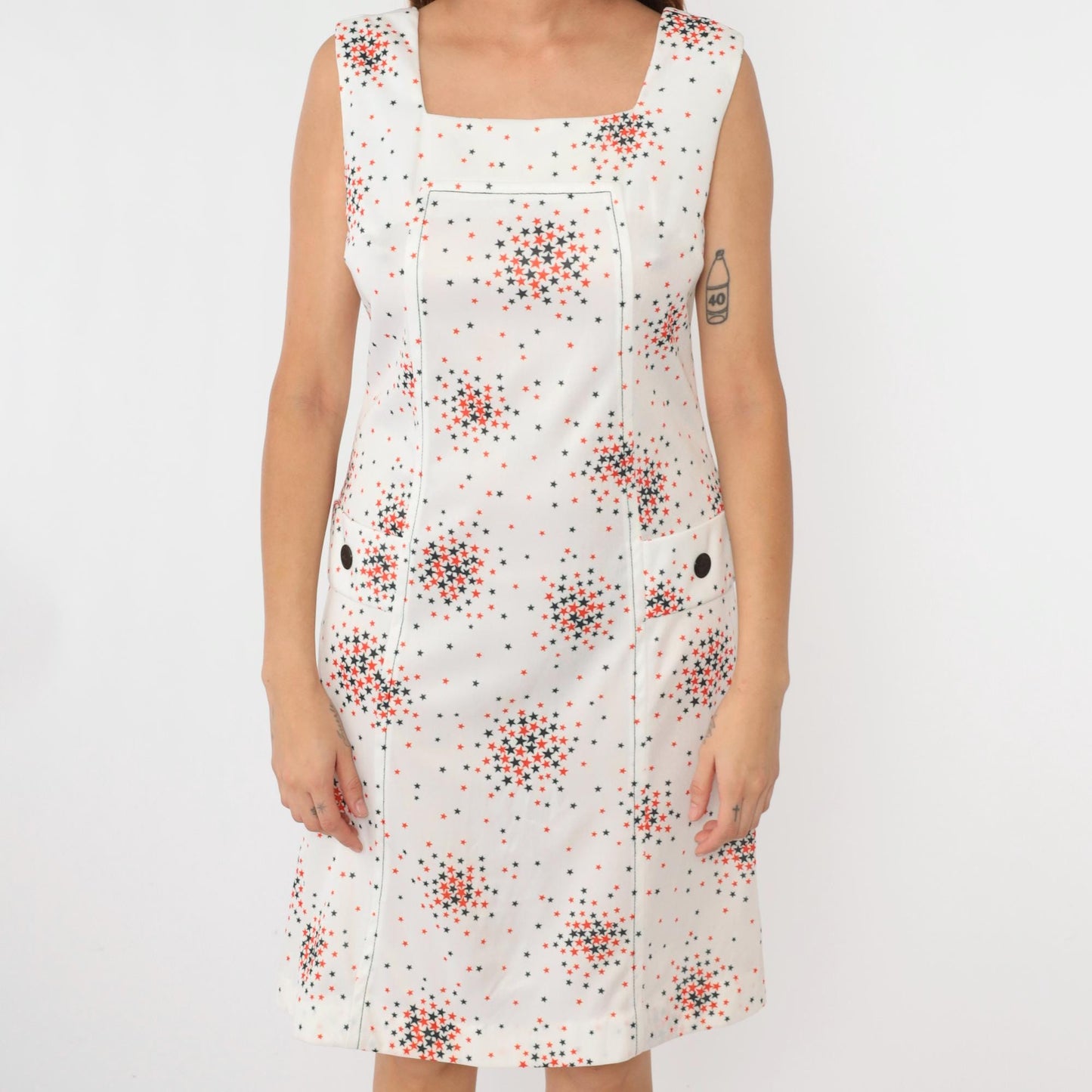 1960s Star Print Shift Dress Square Neck Sleeveless White Black Orange Pockets Medium