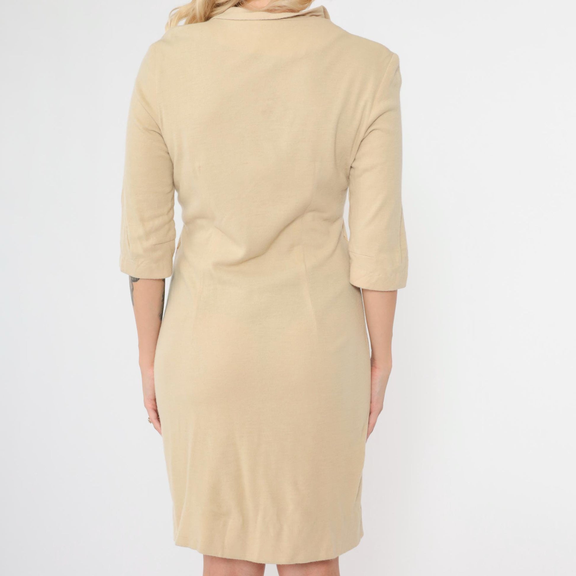 1970s Beige Shift Dress Gold Button Mini 3/4 Sleeve Collar Small