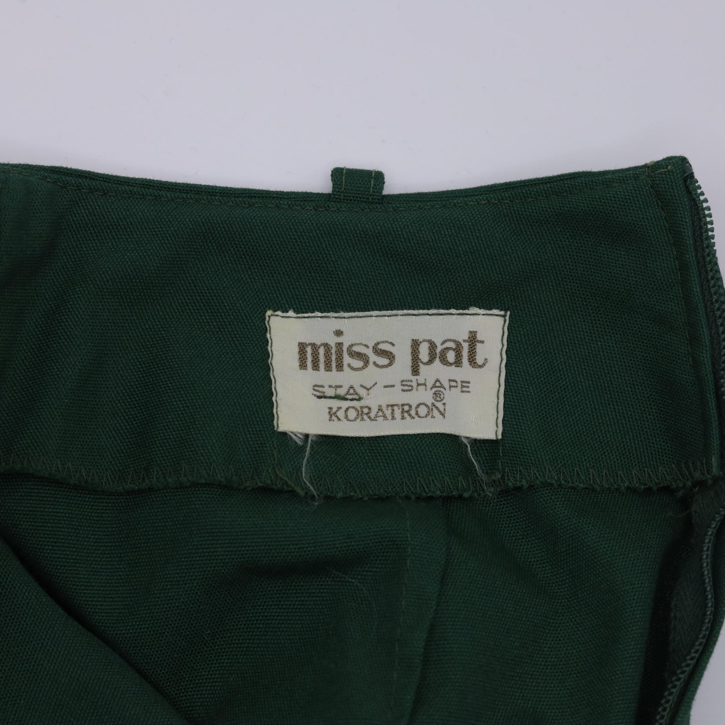 1970s Miss Pat High-Waisted Bermuda Shorts Green Koratron Extra Small