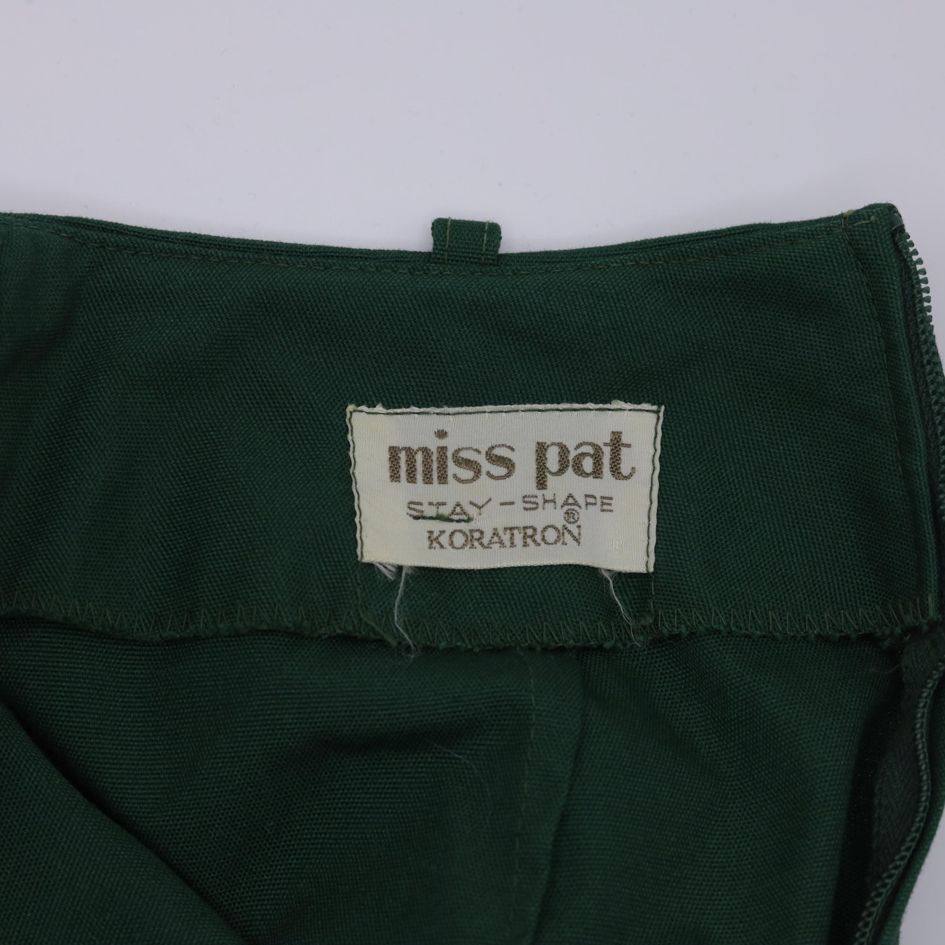 1970s Miss Pat High-Waisted Bermuda Shorts Green Koratron Extra Small