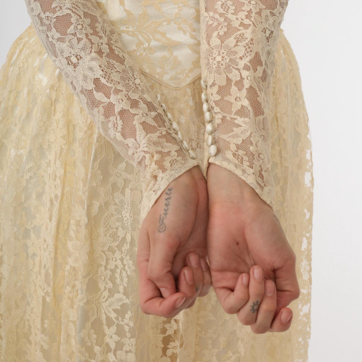 1950s Ivory Lace Wedding Dress Button Back Scalloped Neckline Maxi Medium 8