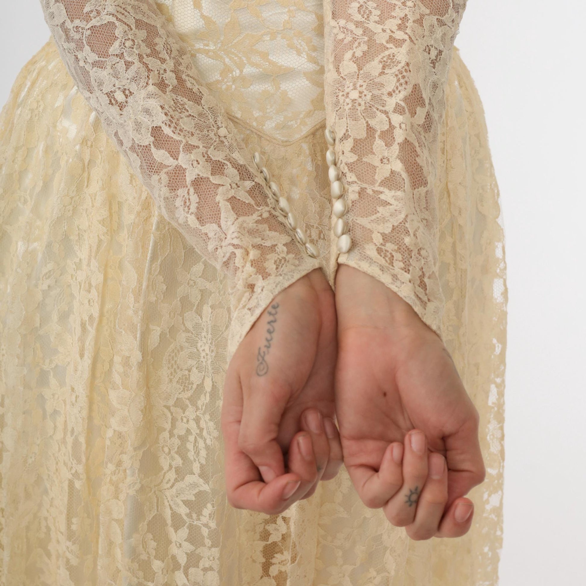 1950s Ivory Lace Wedding Dress Button Back Scalloped Neckline Maxi Medium 8
