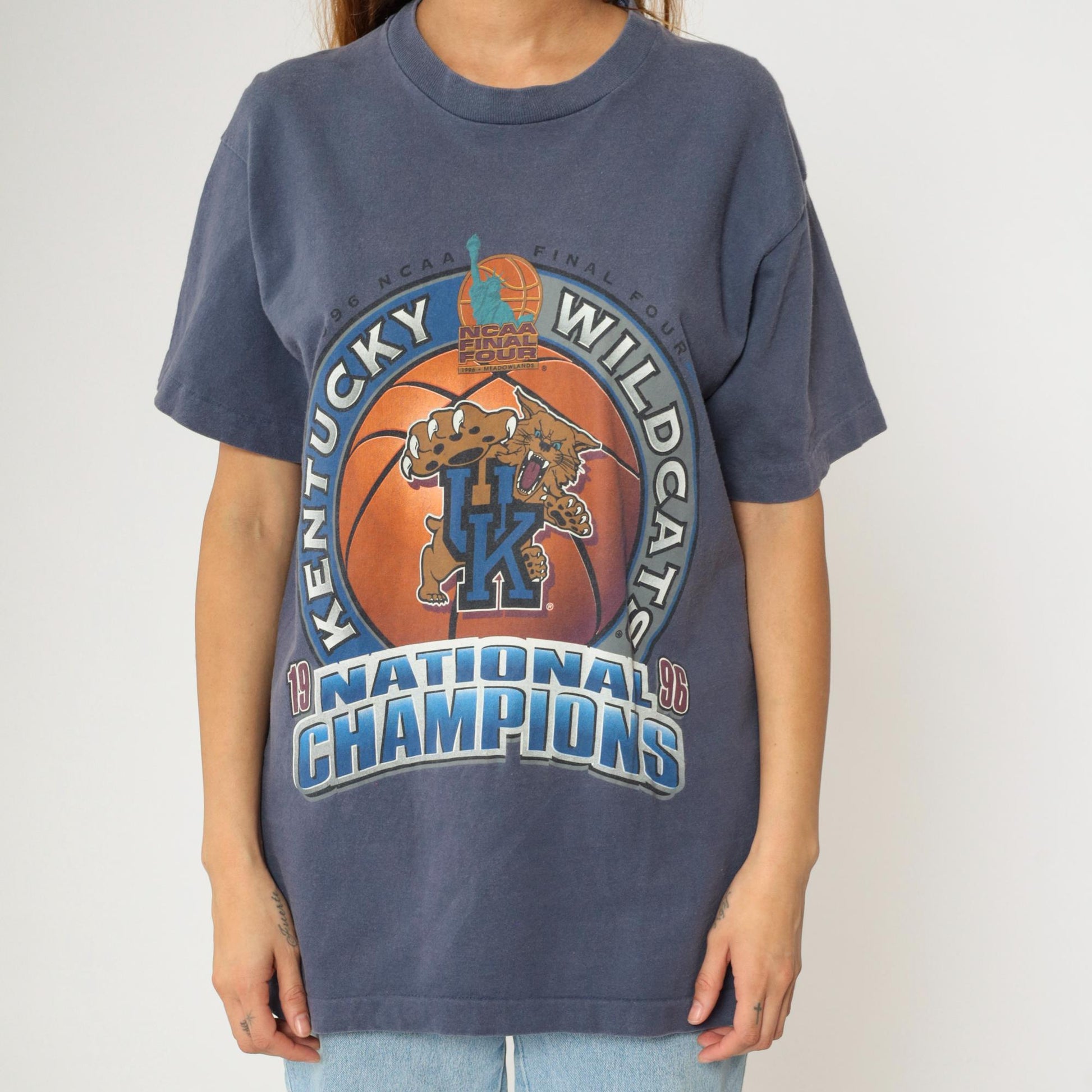 1996 Kentucky Wildcats NCAA Final Four National Champions Graphic Tee Blue Medium