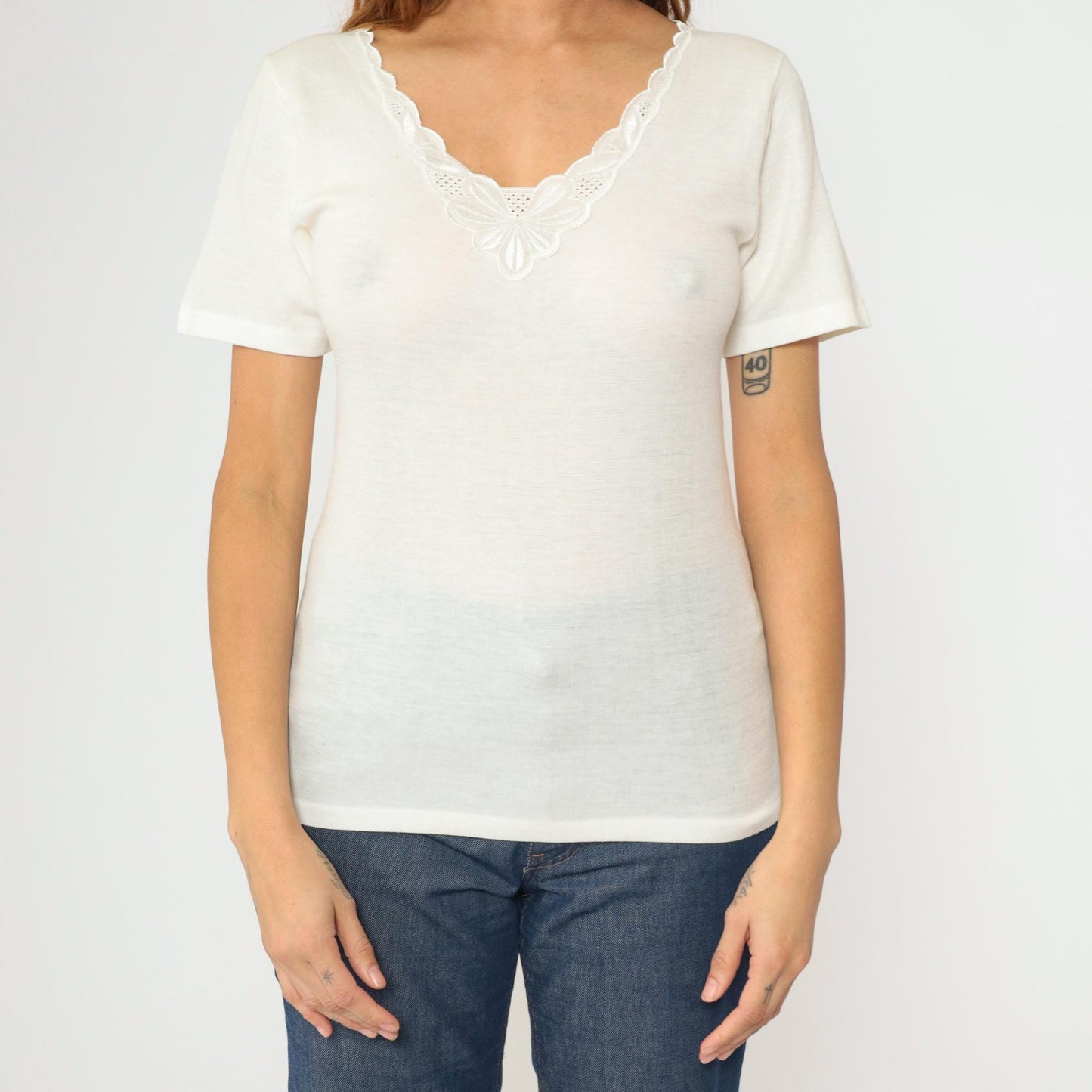 80s Italian Knit White Blouse Floral Embroidered Scalloped Neckline Small