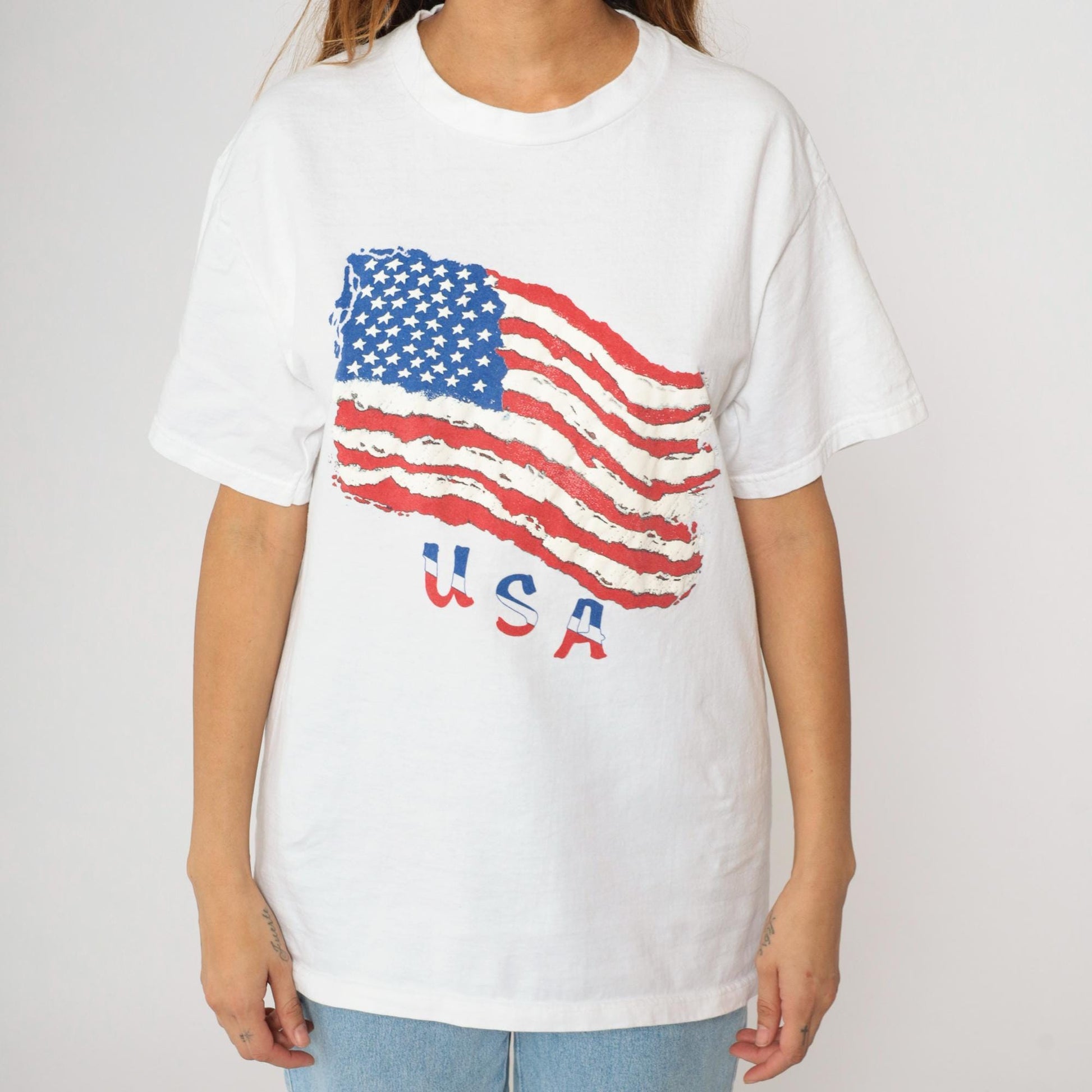 90s American Flag USA Graphic T-Shirt Fruit of the Loom White Crewneck Medium
