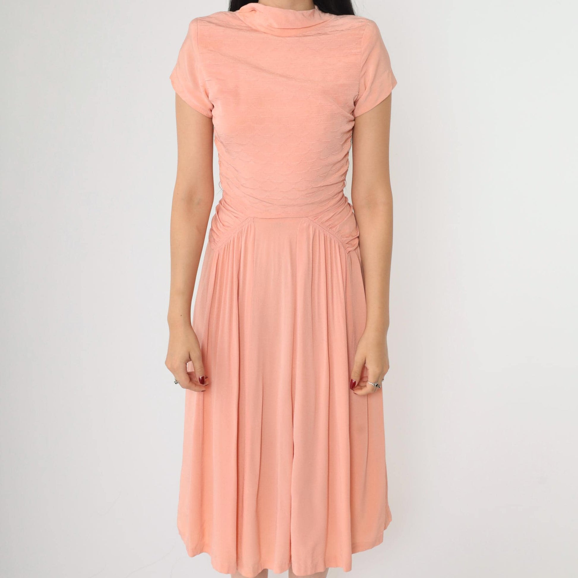 1940s Peach Party Dress Scalloped Bodice Ruched Waist Midi Extra Small