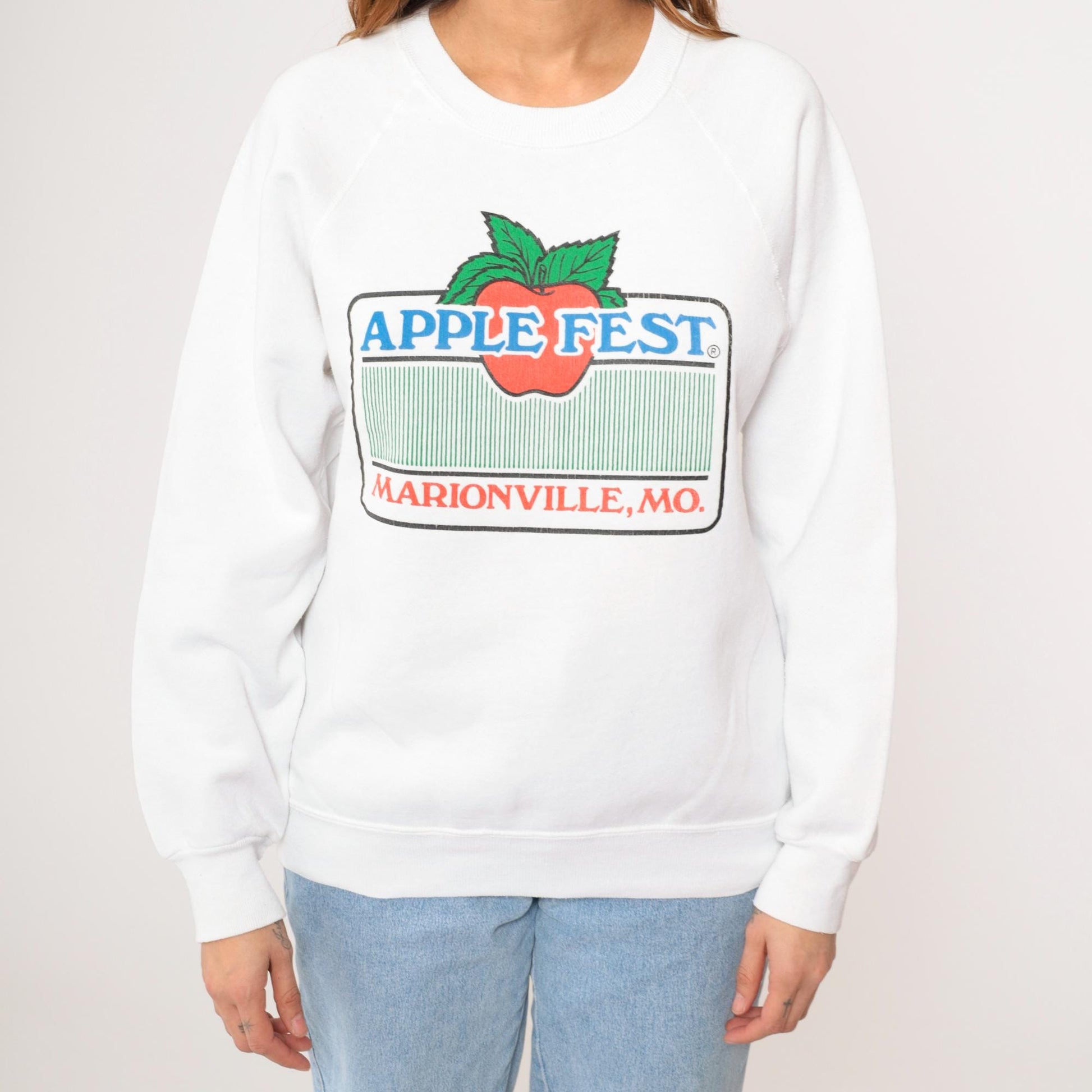 90s Apple Fest Marionville Missouri Graphic Sweatshirt White Raglan Small