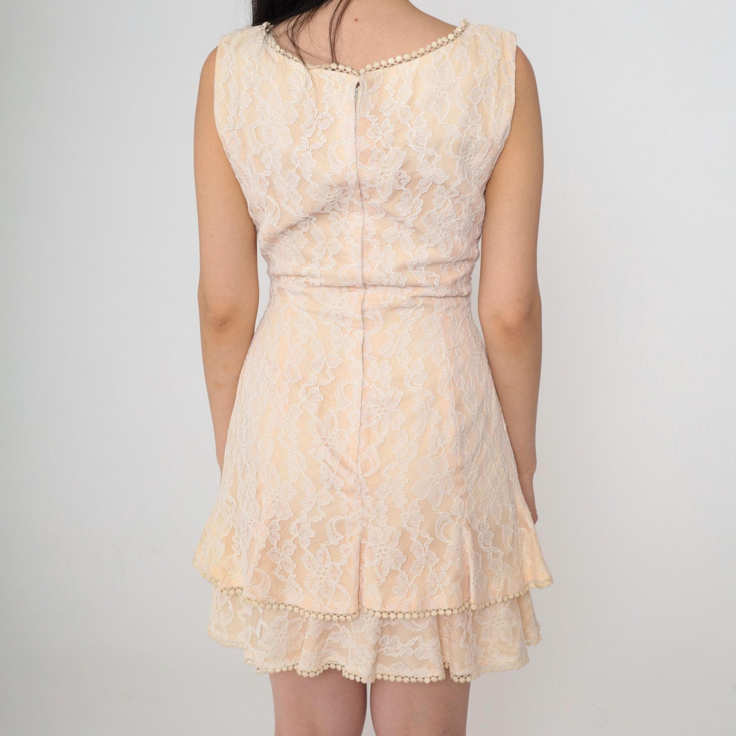 60s Lilli Diamond Cream Lace Shift Dress Sleeveless Mini Scoop Neck Extra Small