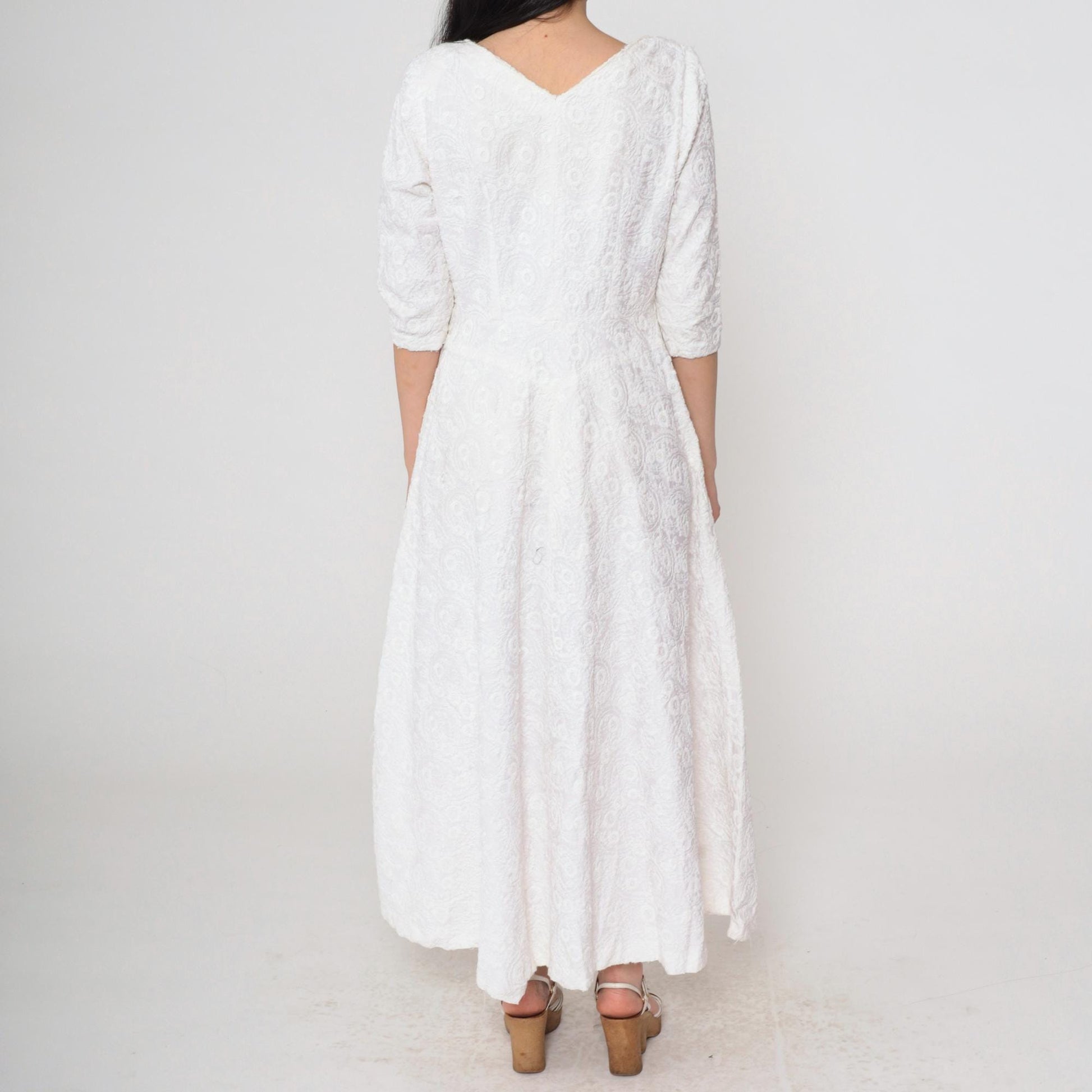1940s White Floral Embroidered Dress V-Neck 3/4 Sleeve Midi Medium M