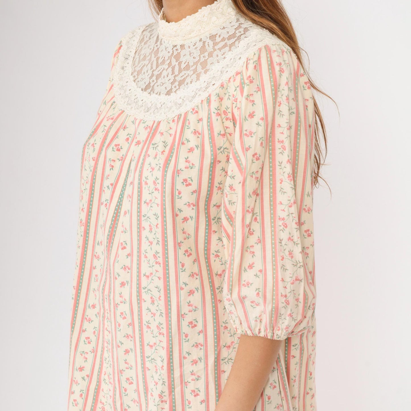 70s Princess Kaiulani Hawaiian Mini Dress Lace Yoke Balloon Sleeve Cream Pink Medium