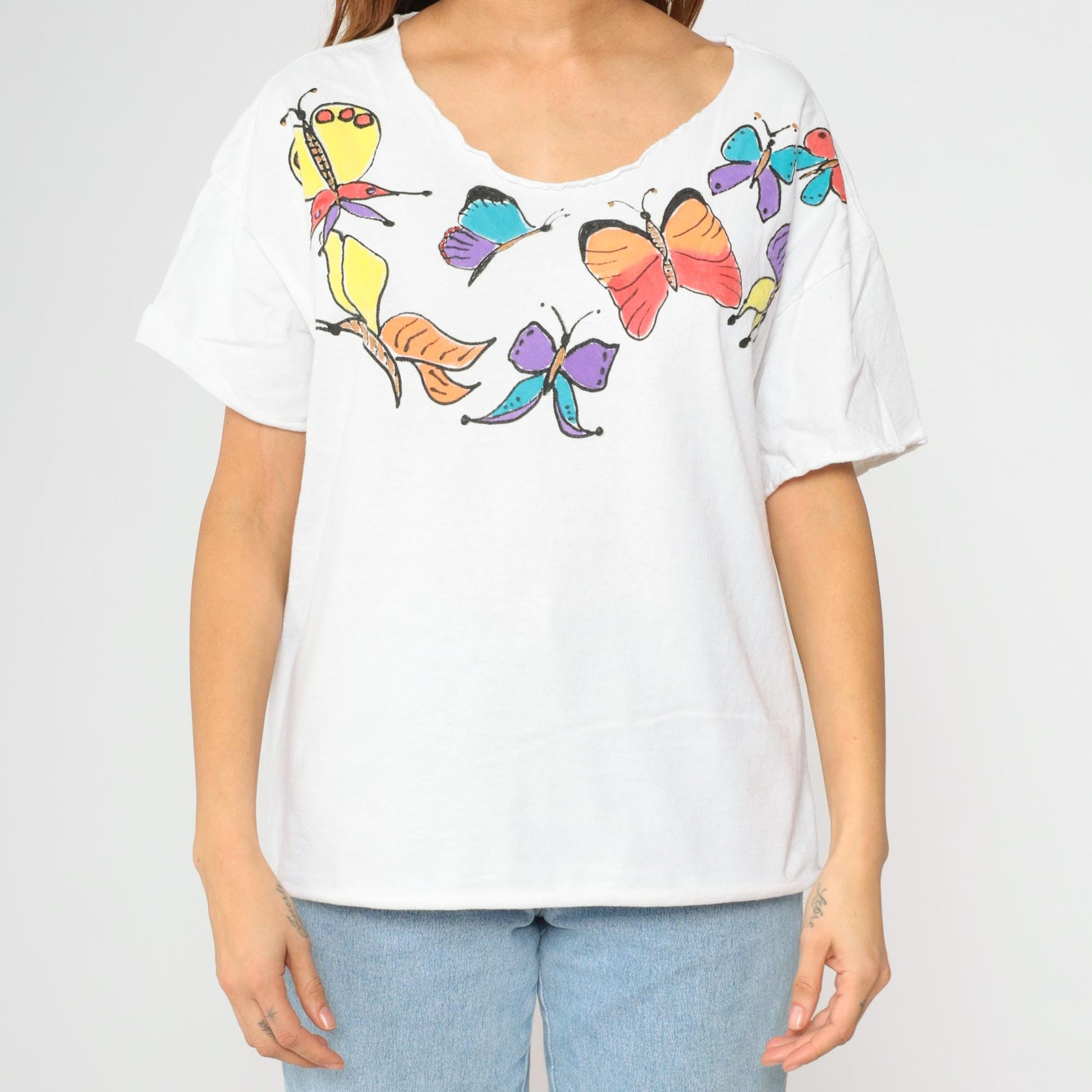90s White Butterfly Graphic T-Shirt Raw Neckline Scoop Neck Extra Large XL