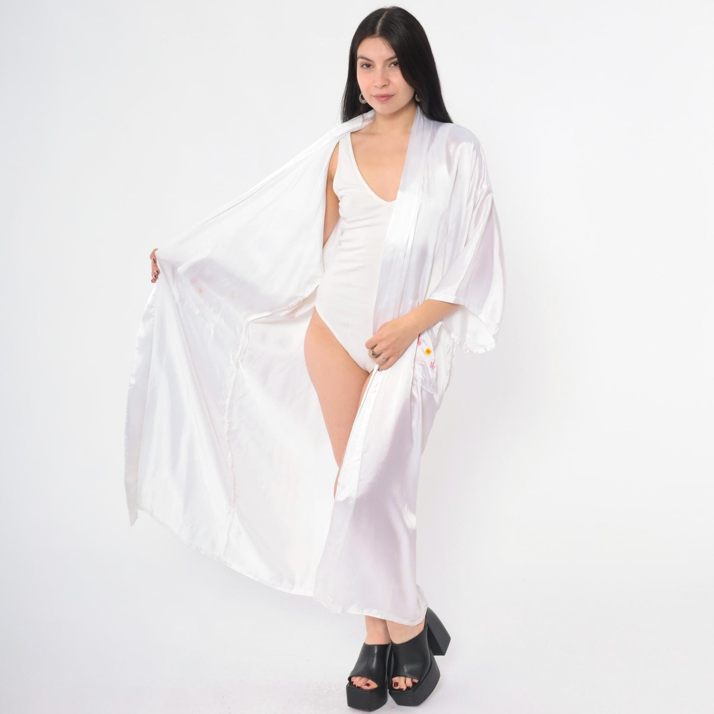 90s Chinese Dragon Embroidered Satin Robe White Wrap Maxi Medium M