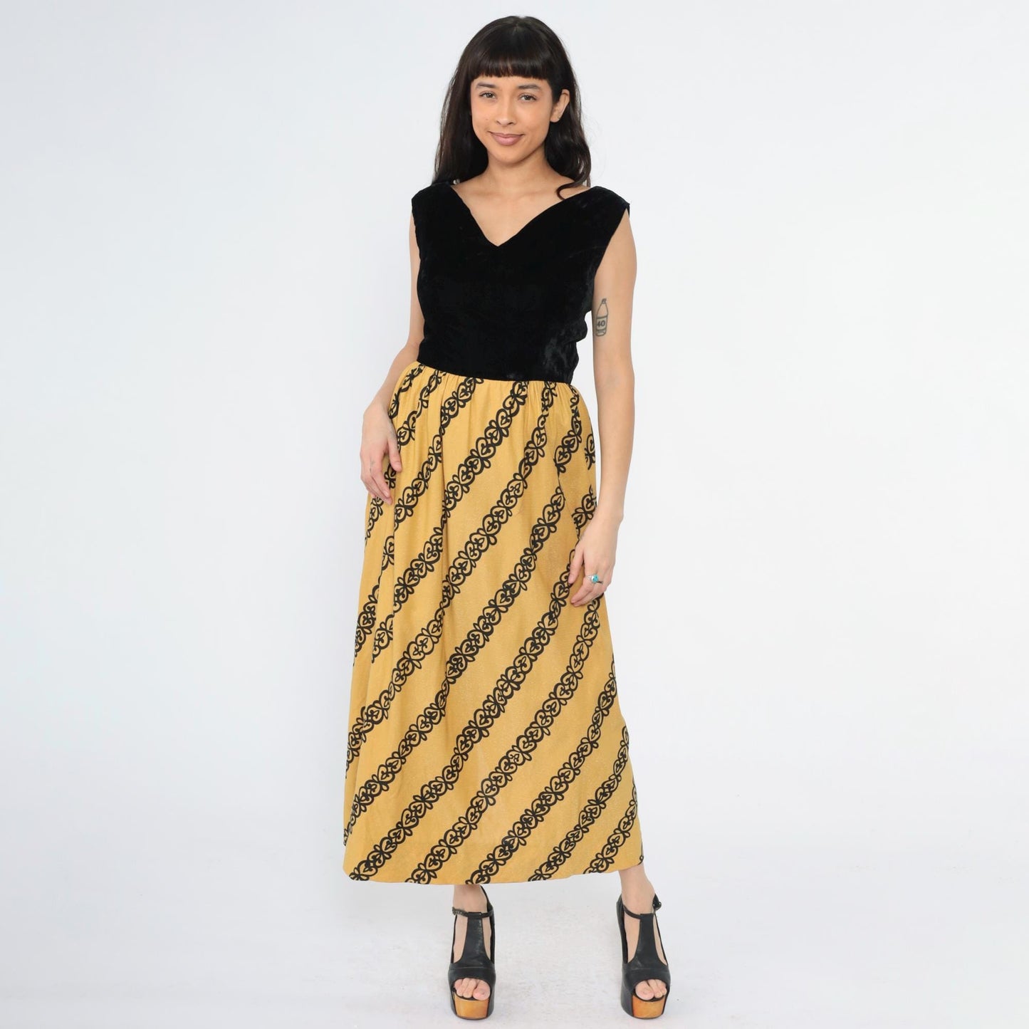 70s Black Velvet Gold Maxi Dress V Neck Sleeveless Diagonal Scroll Print Medium
