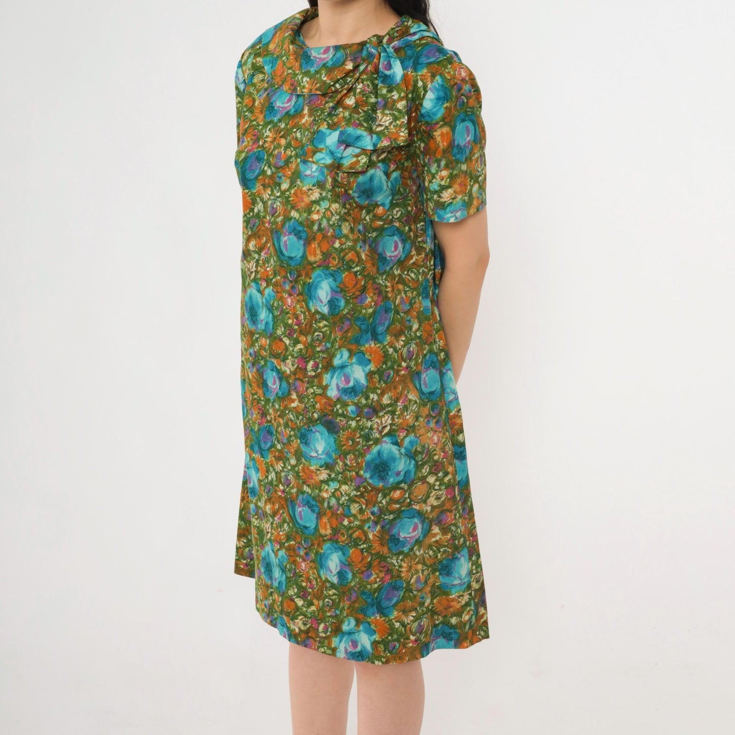 1960s Green Floral Shift Dress Bow Collar Knee-Length Medium M