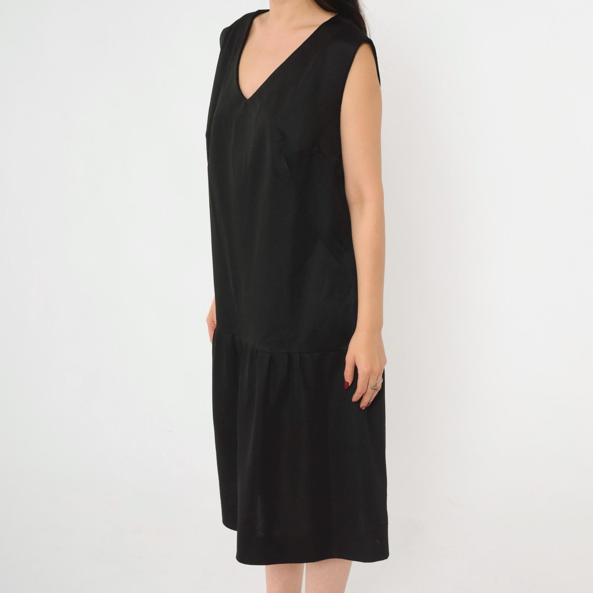 1960s Black Drop Waist Midi Dress Sleeveless V Neck Mod Large