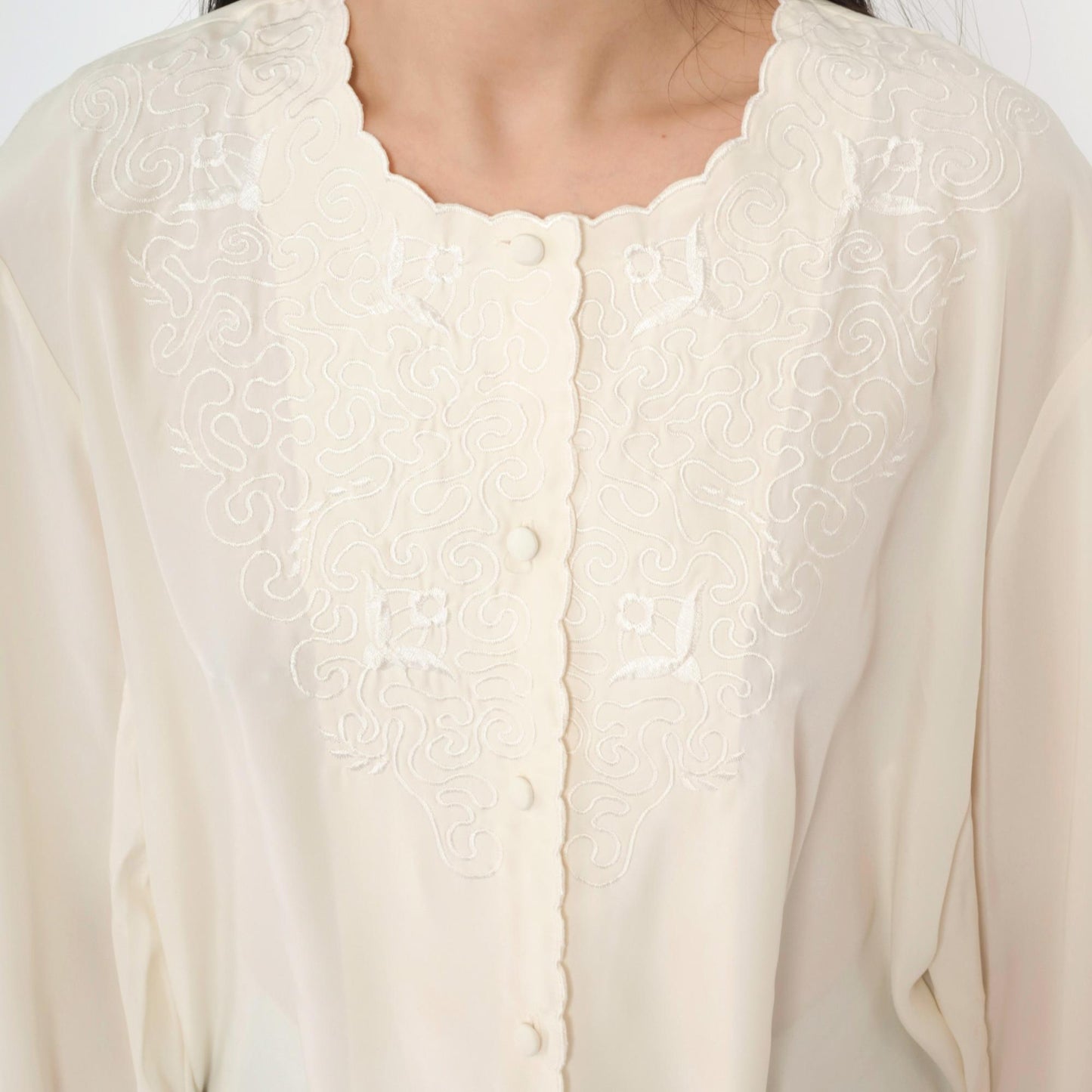 90s Mikado Ivory Embroidered Blouse Bird Motif Scalloped Long Sleeve Large L