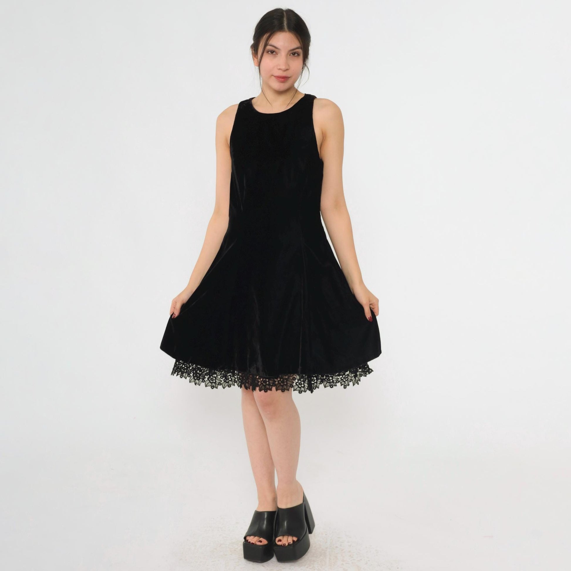 90s Black Velvet Mini Dress Lace Trim Jewel Neck A-Line Sleeveless Small