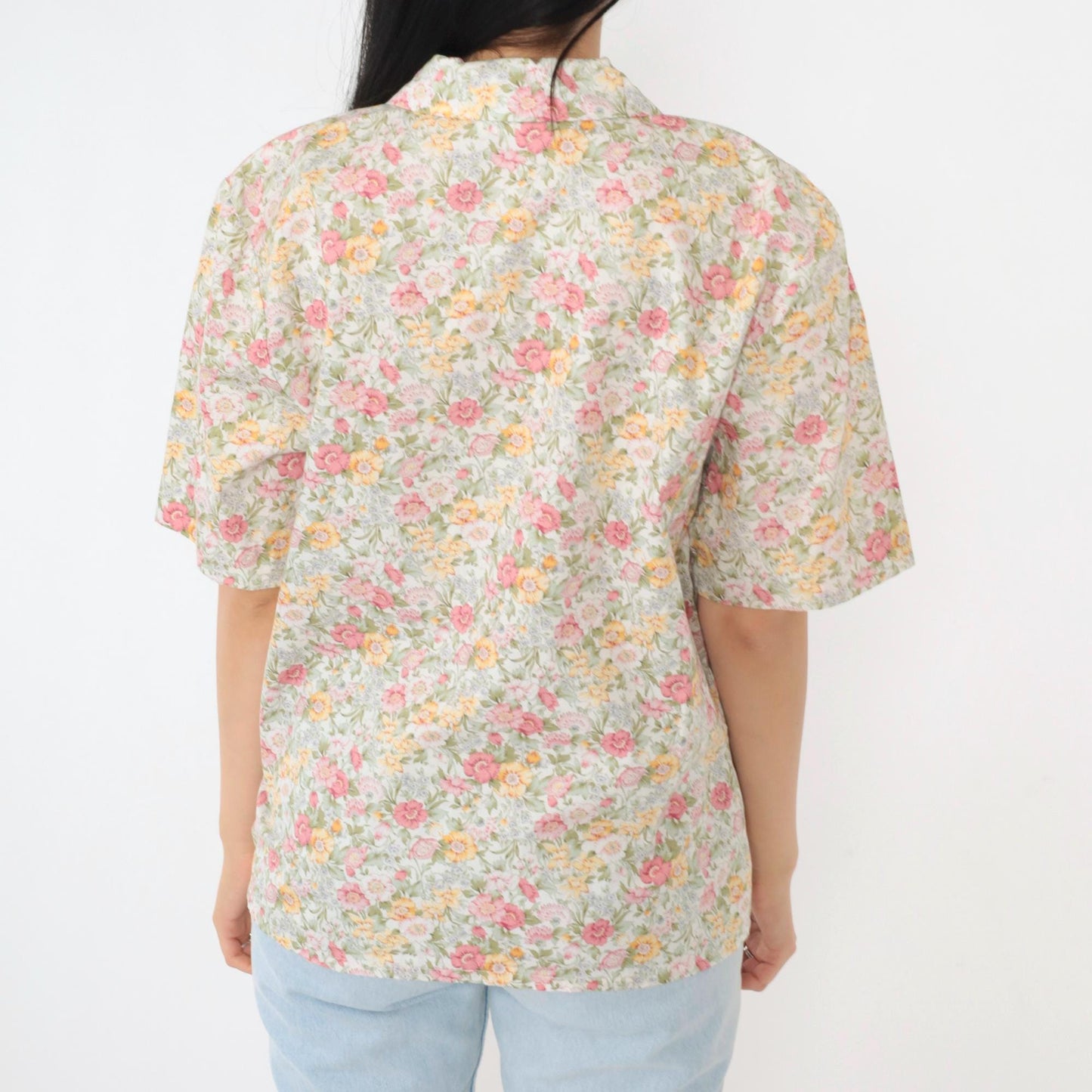 90s Susan Bristol Floral Button-Up Blouse White Pastel Print Short Sleeve Medium