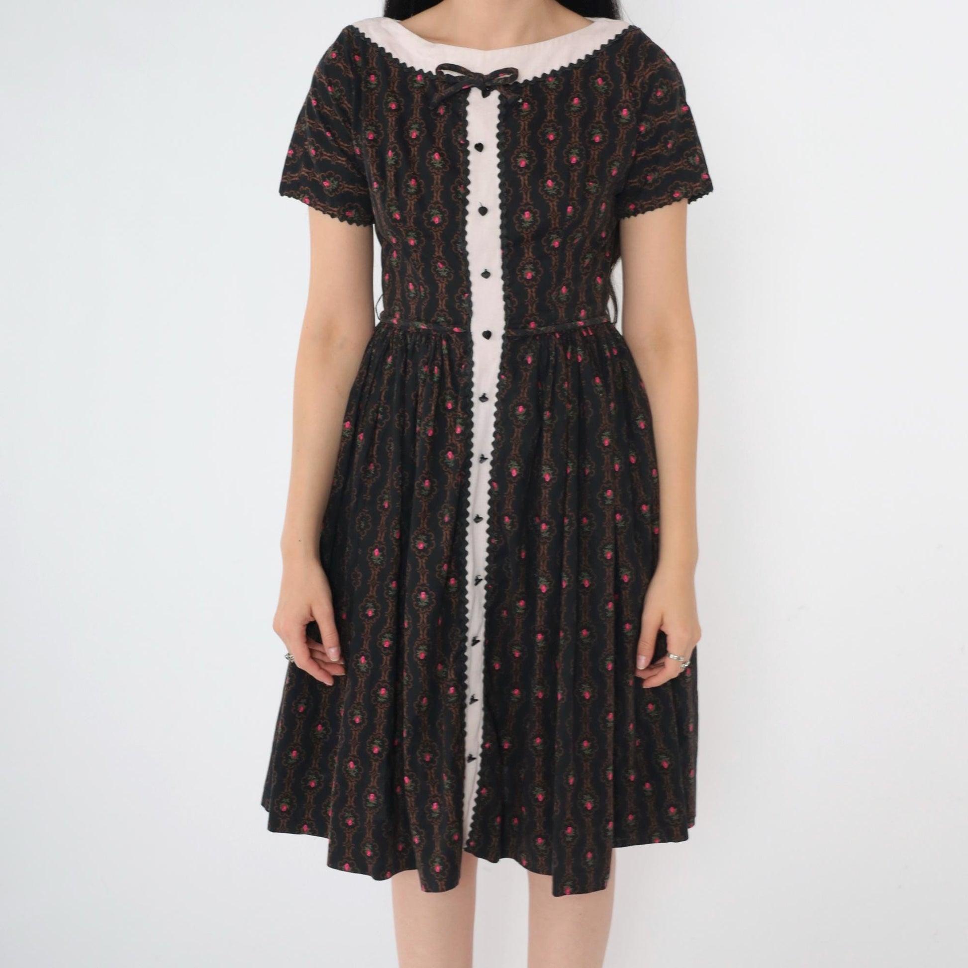 1950s Black Floral Cotton Fit-and-Flare Dress Boat Neck Ric-Rac Trim Extra Small