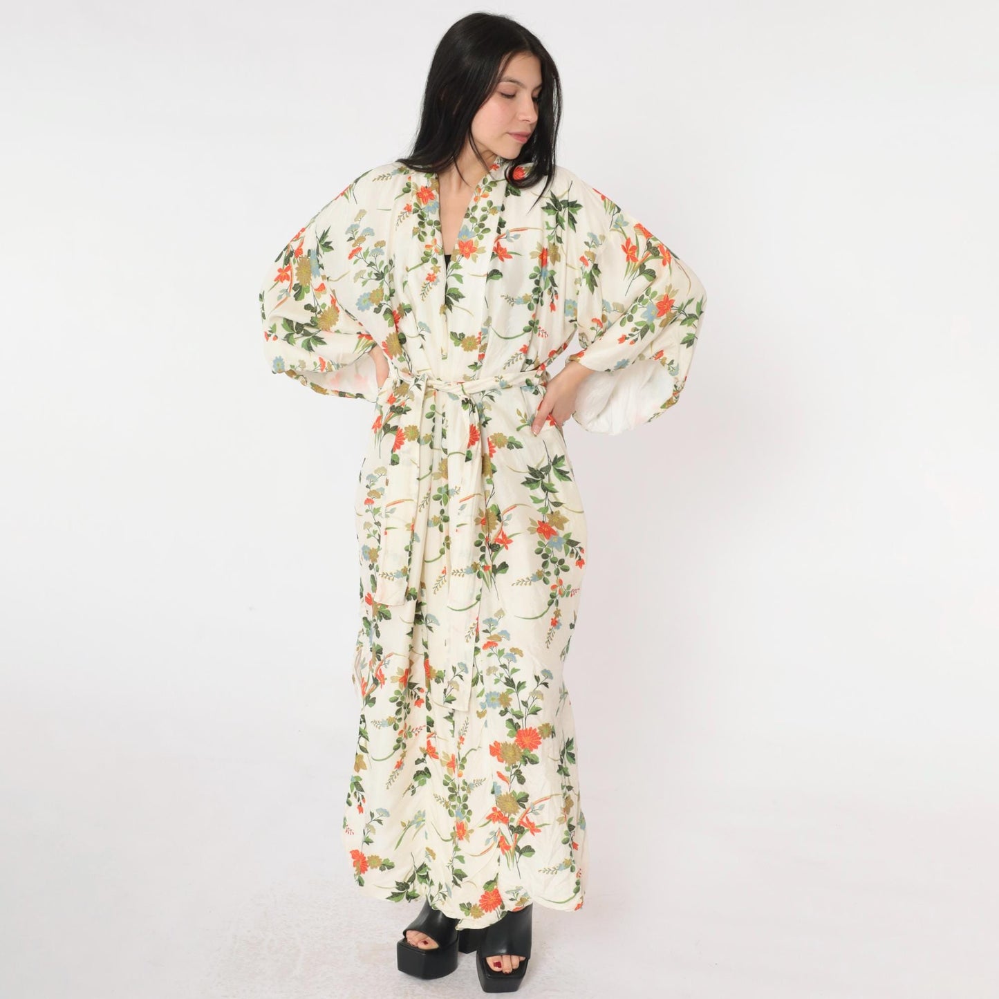 60s Japanese Silk Kimono Robe Ivory Floral Print Wide Sleeve Maxi