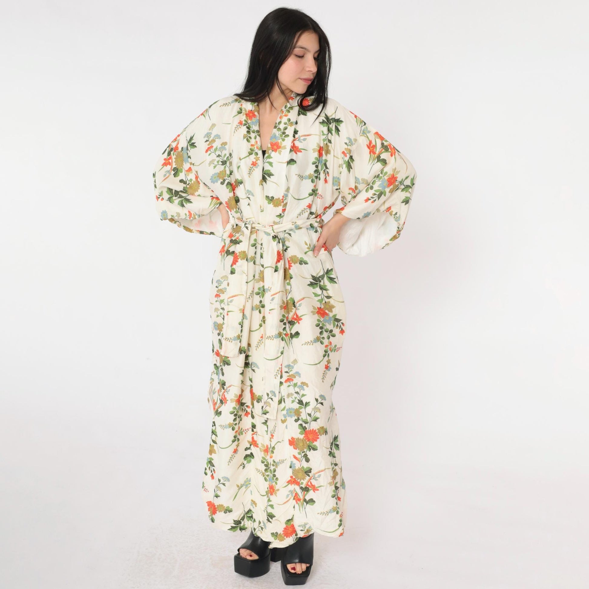 60s Japanese Silk Kimono Robe Ivory Floral Print Wide Sleeve Maxi