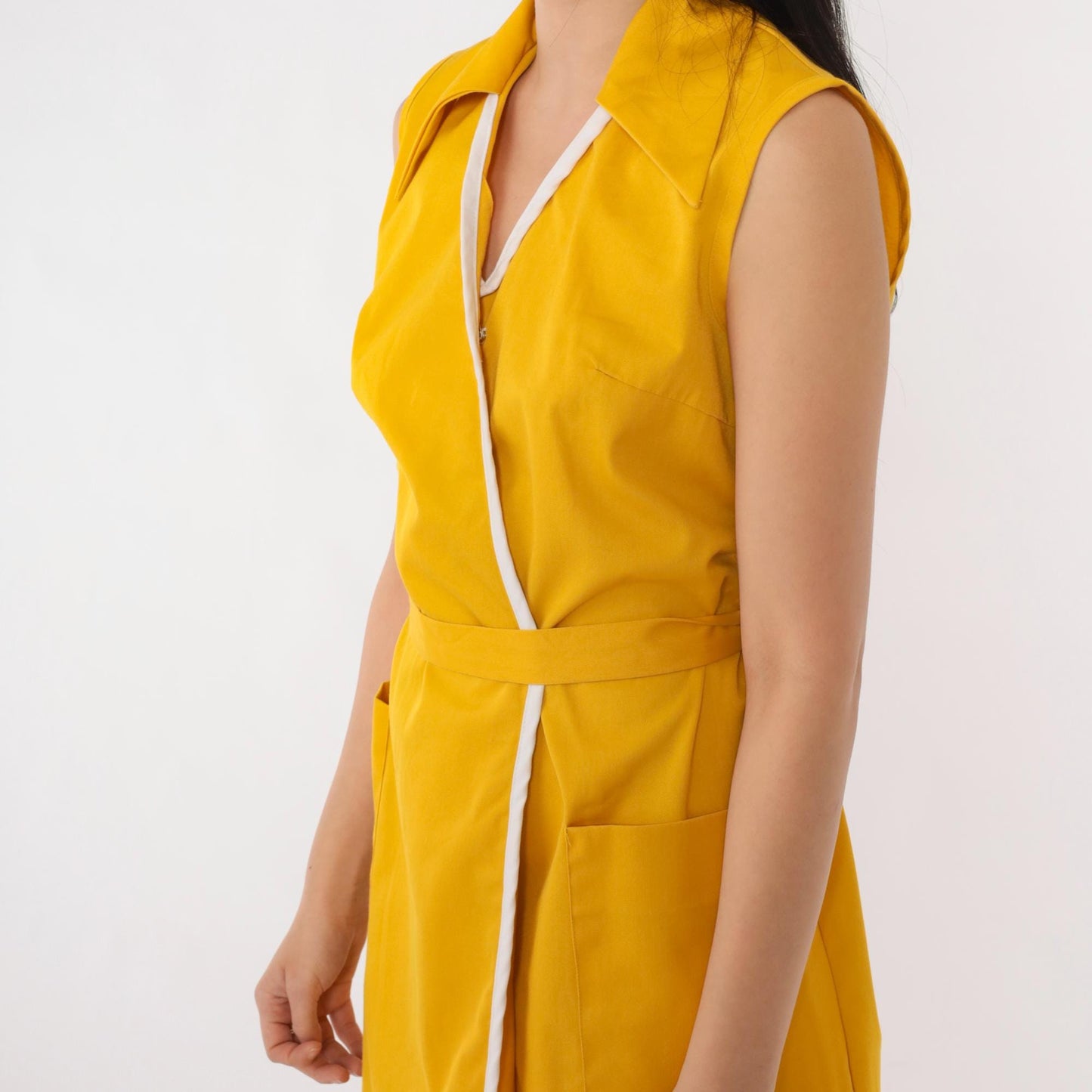 70s Yellow Shift Dress White Trim V-Neck Wrap Mini Sleeveless Small